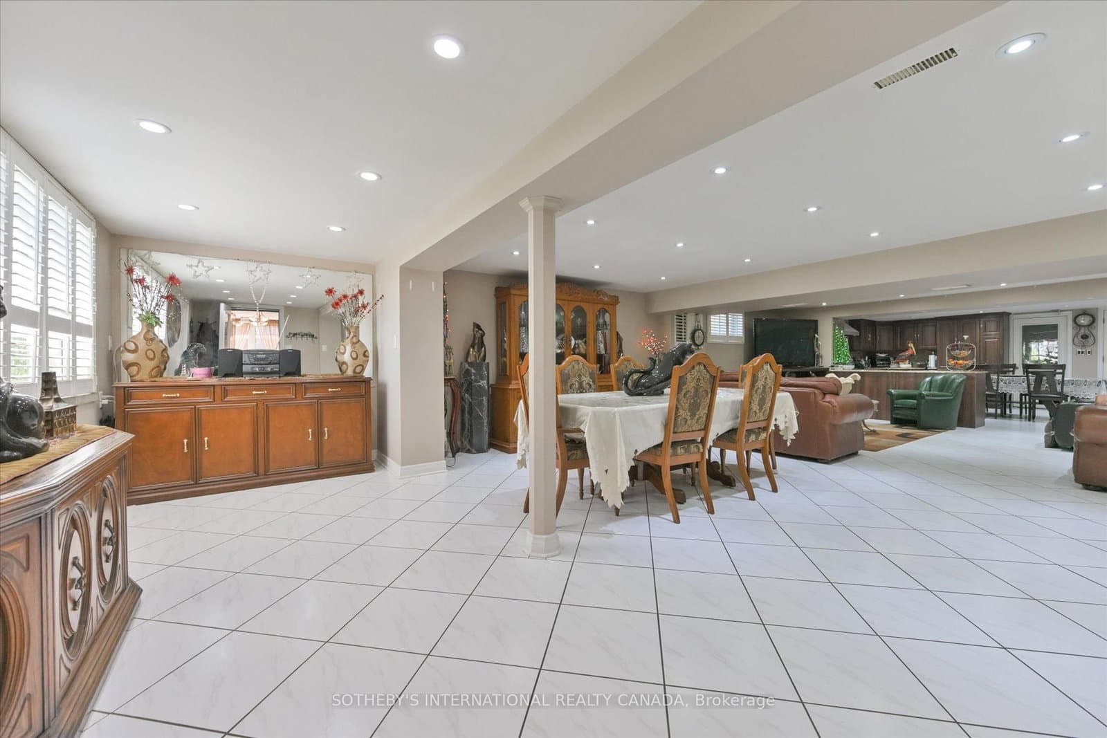 502 Queens Drive thumbnail 33