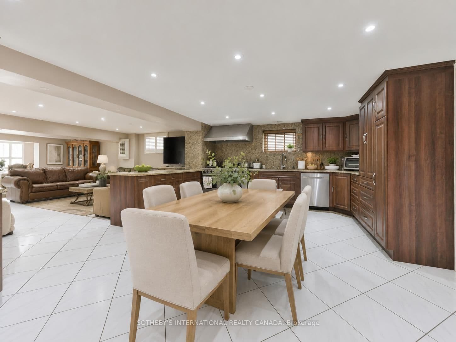 502 Queens Drive thumbnail 40