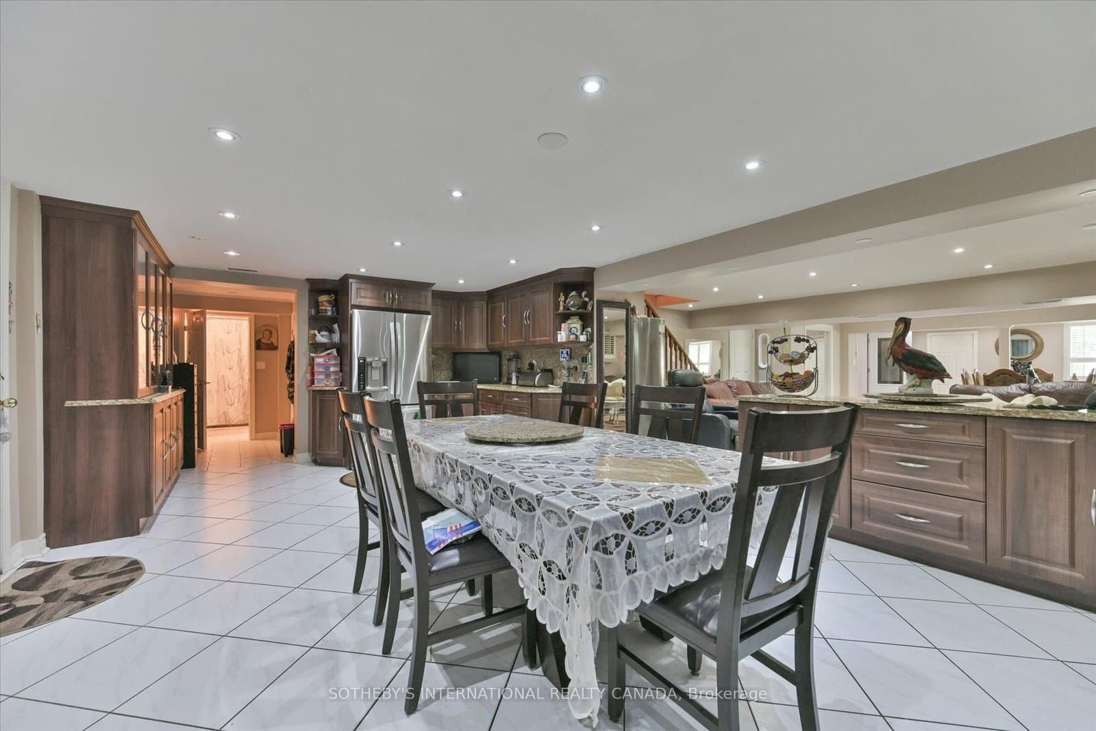 502 Queens Drive thumbnail 43