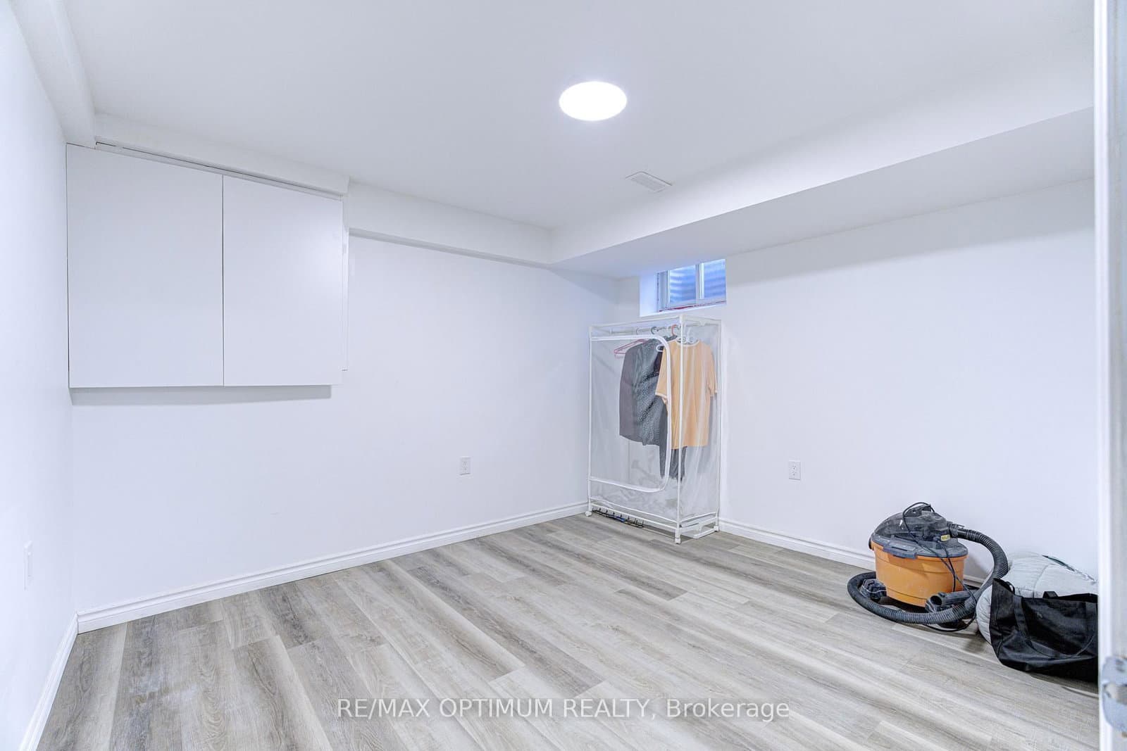 18 Armstrong Street thumbnail 35