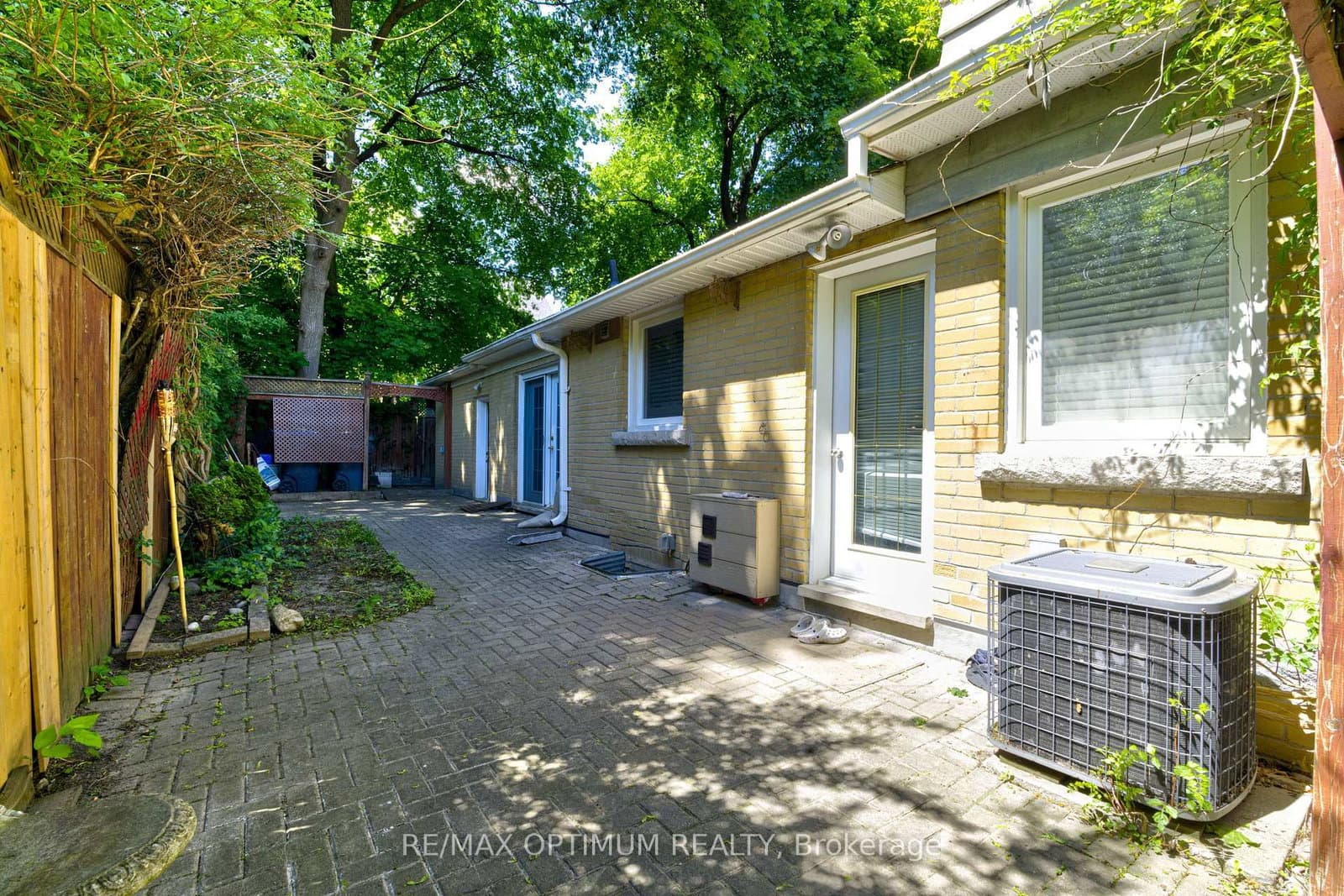 18 Armstrong Street thumbnail 39