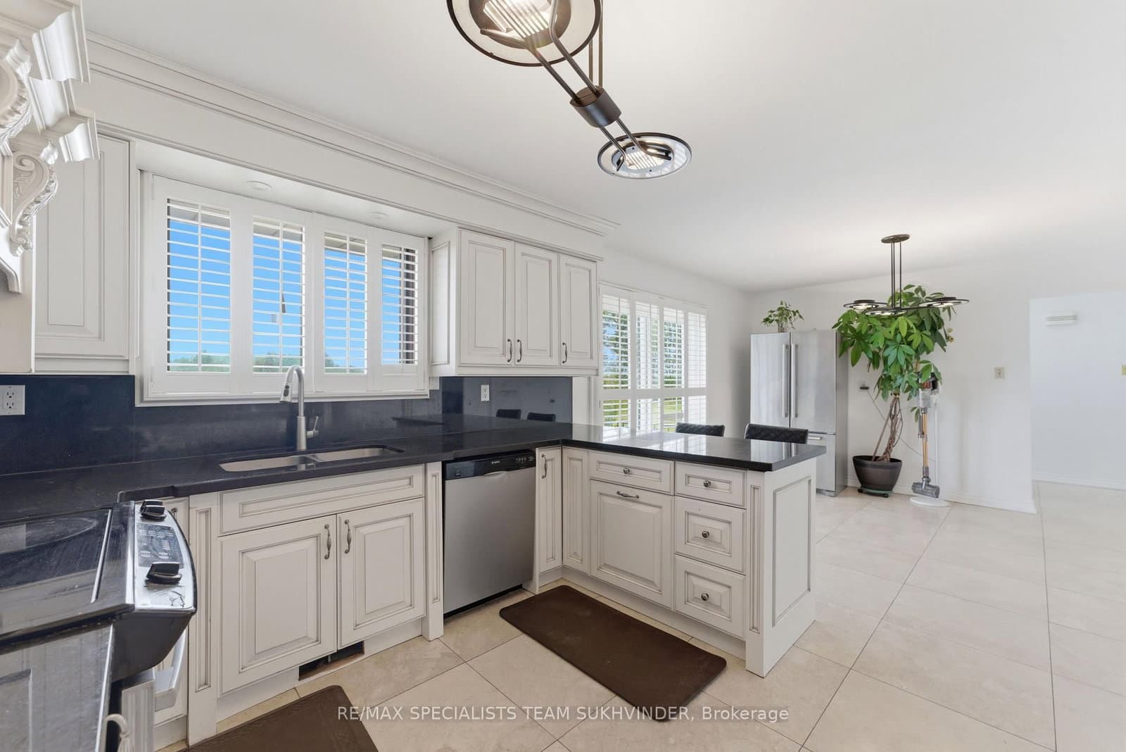 7236 Mayfield Road thumbnail 13