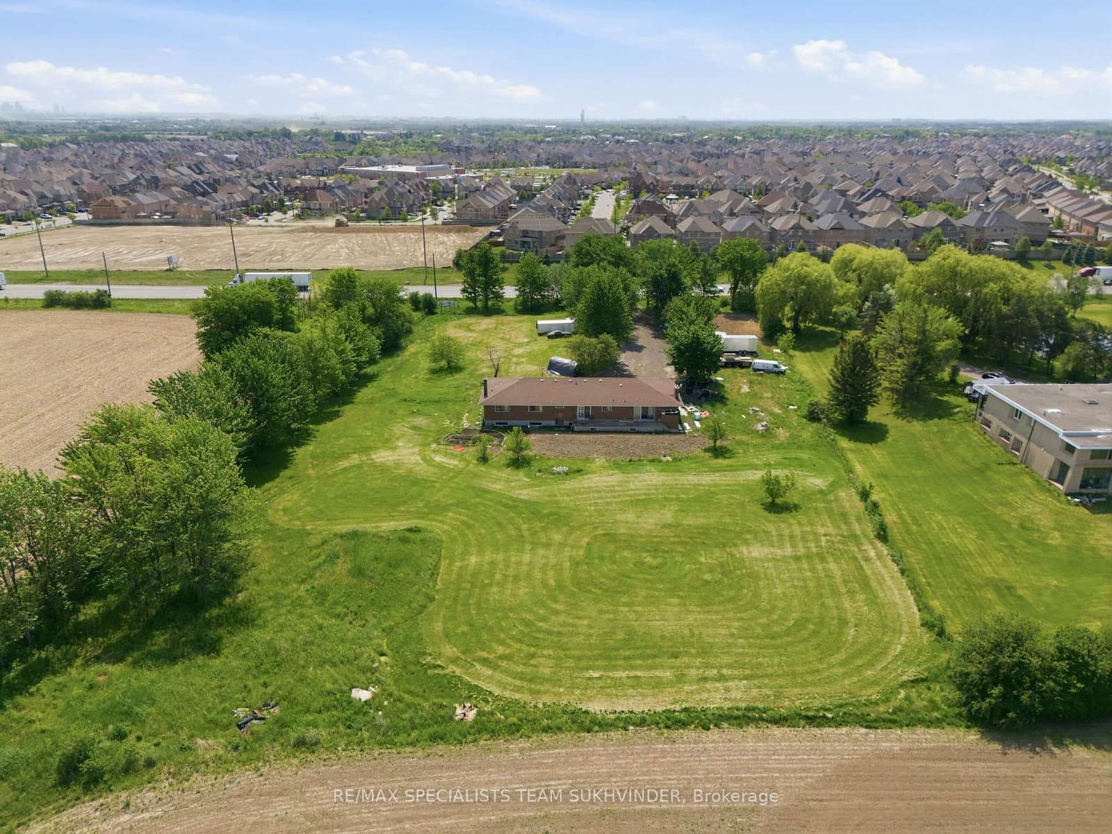 7236 Mayfield Road thumbnail 27