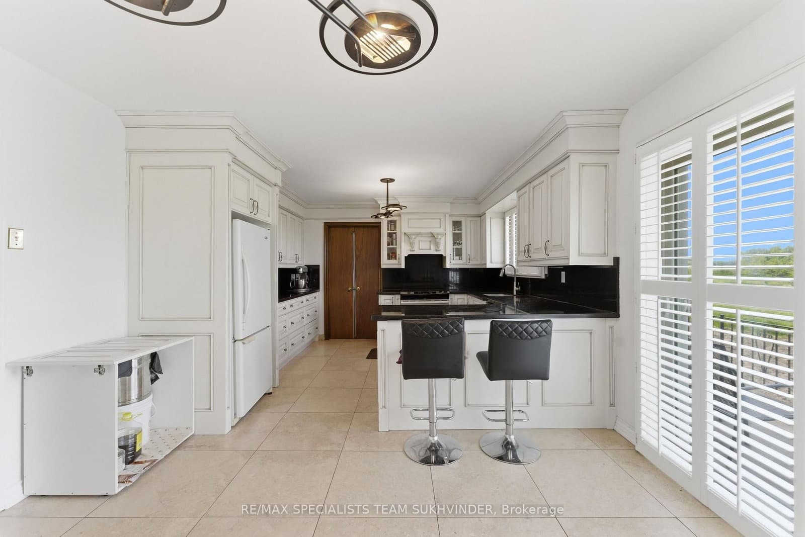 7236 Mayfield Road thumbnail 11