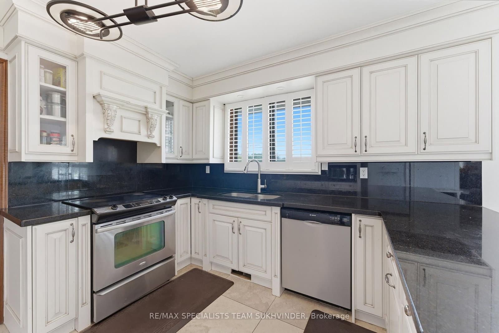7236 Mayfield Road thumbnail 12