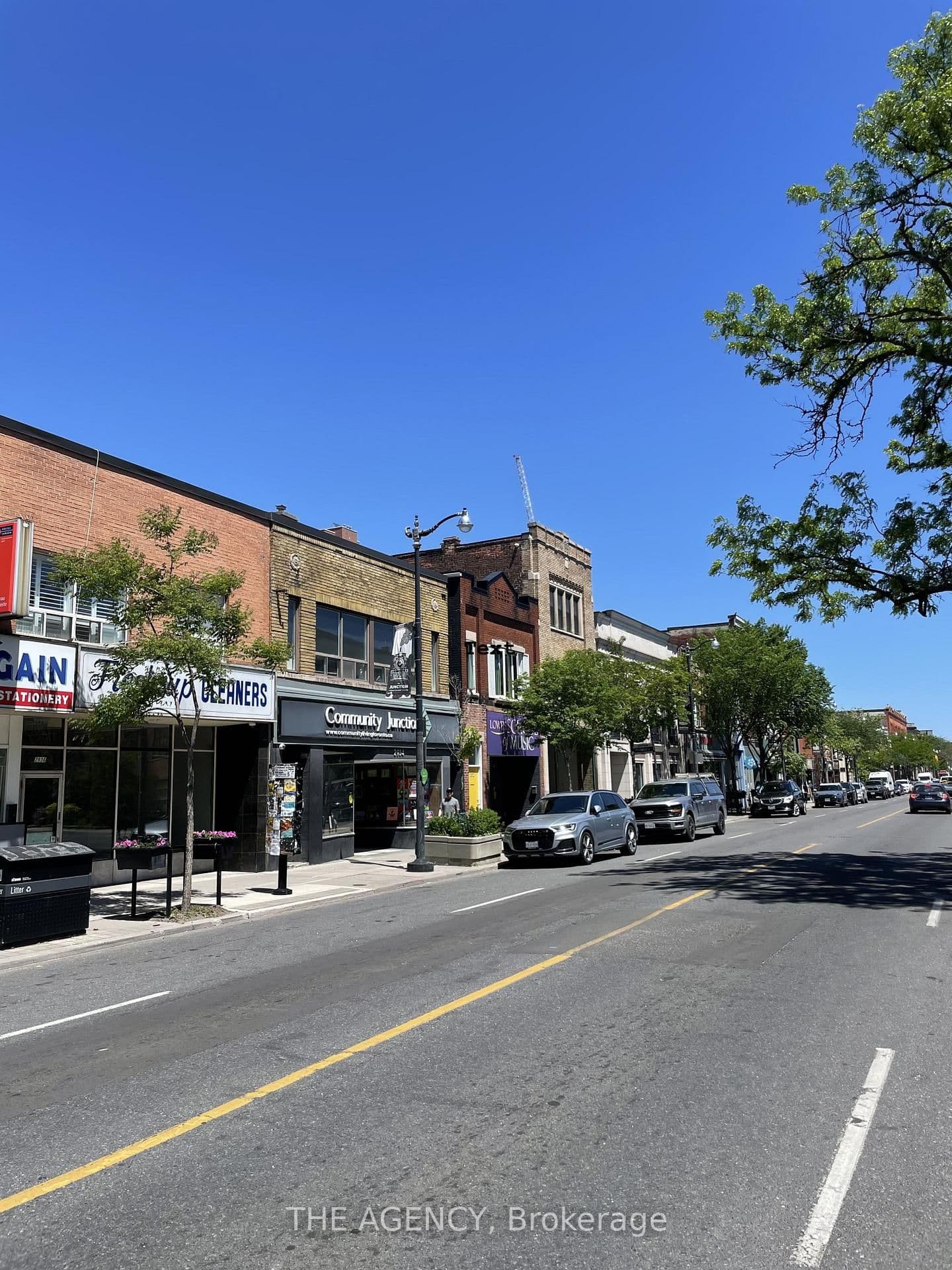 2936 Dundas Street W thumbnail 3