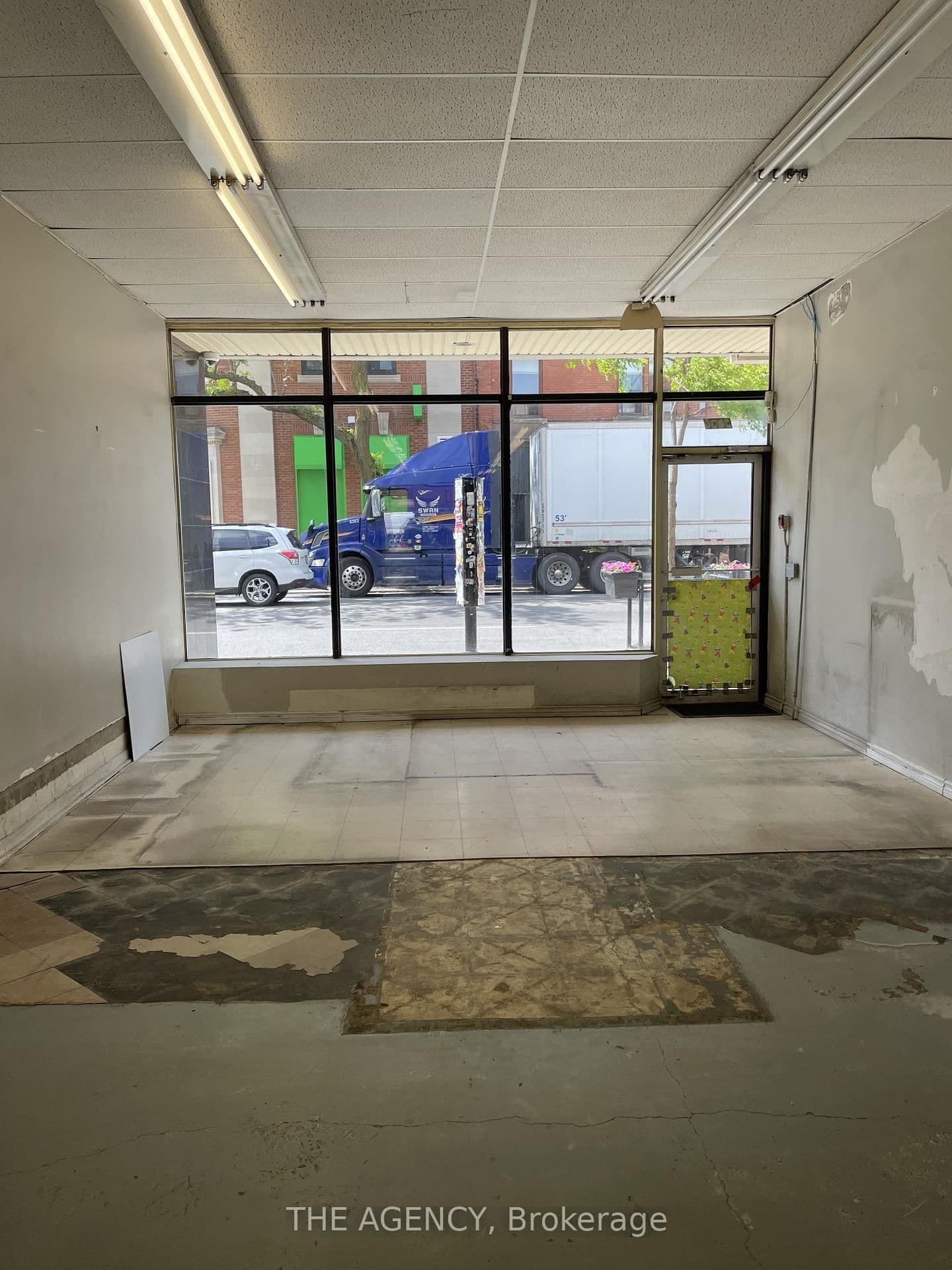 2936 Dundas Street W thumbnail 5