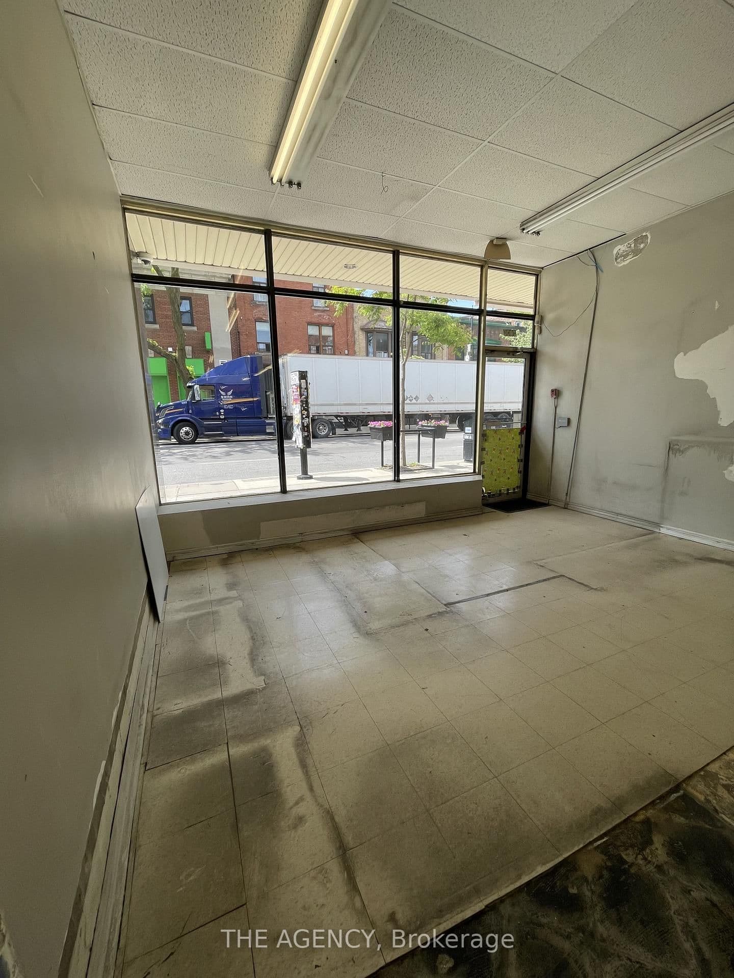 2936 Dundas Street W thumbnail 6