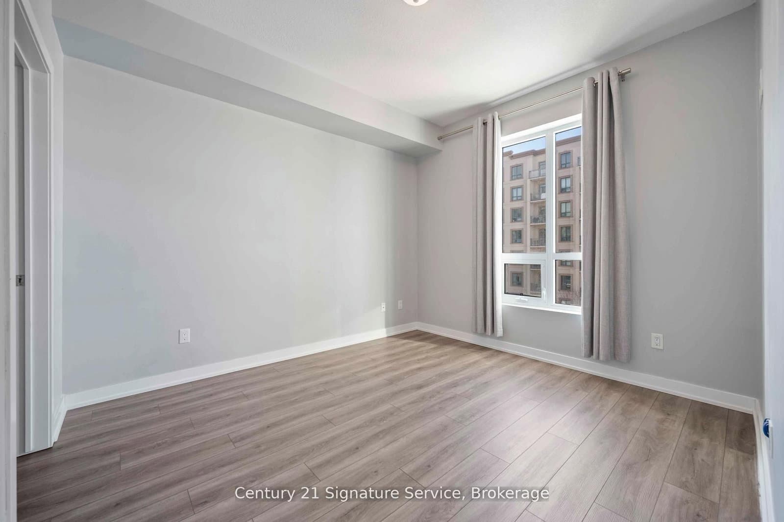 2486 Old Bronte Road, Unit 405 thumbnail 17