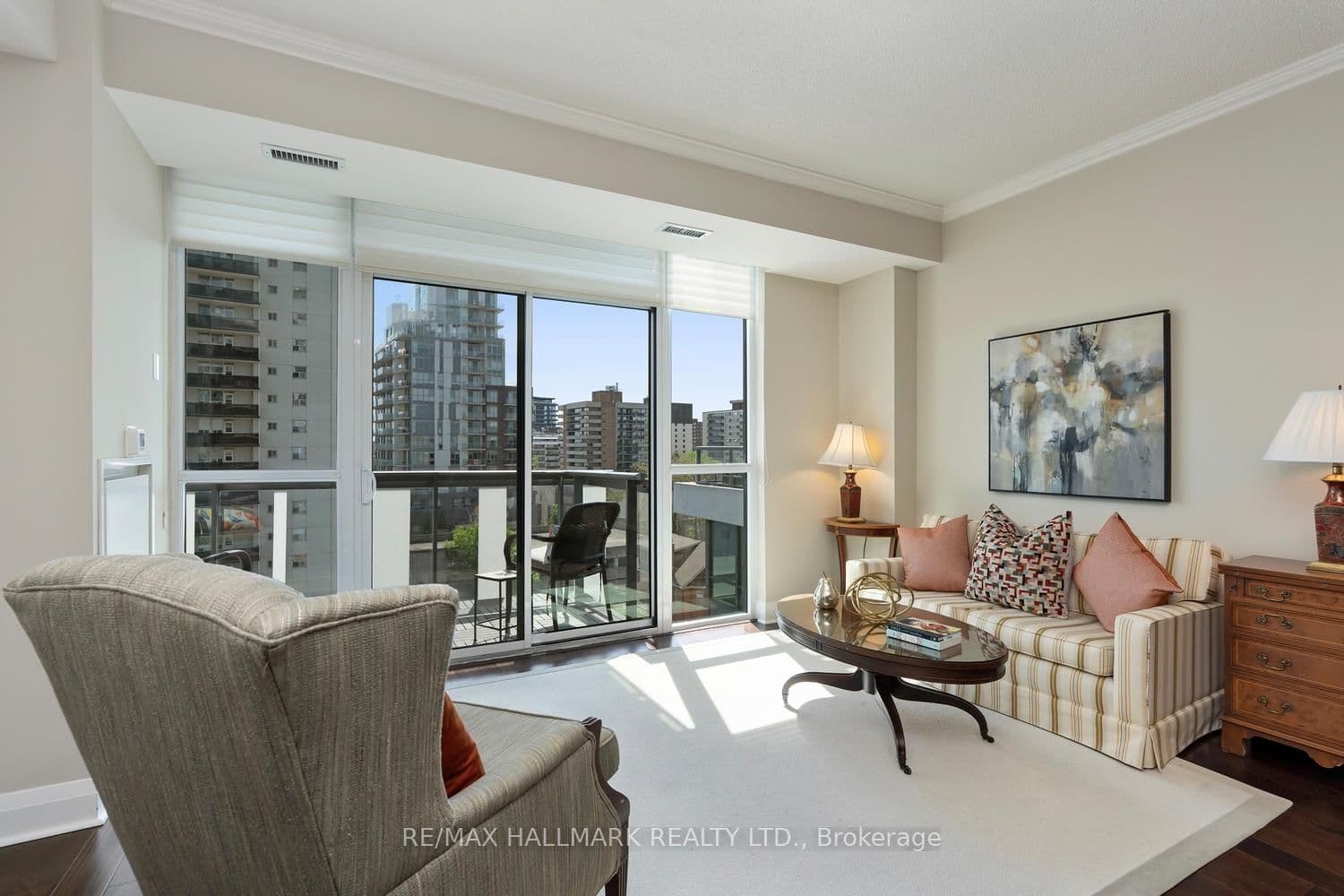 1 Hurontario Street, Unit 601 thumbnail 4