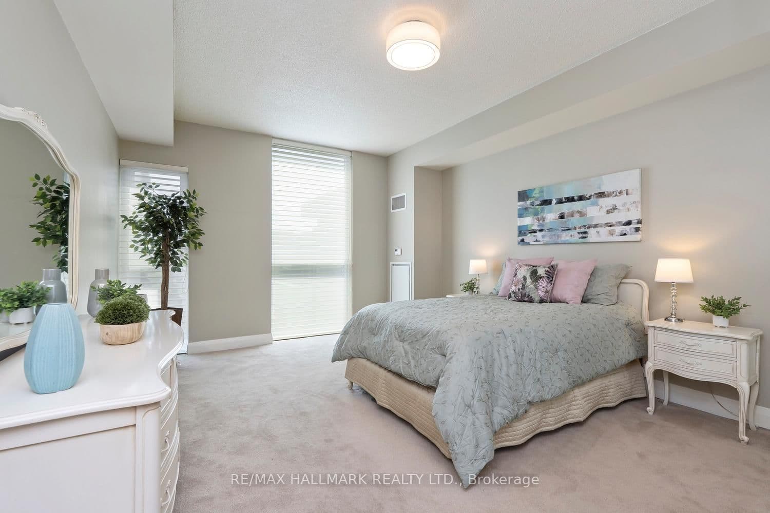 1 Hurontario Street, Unit 601 thumbnail 5
