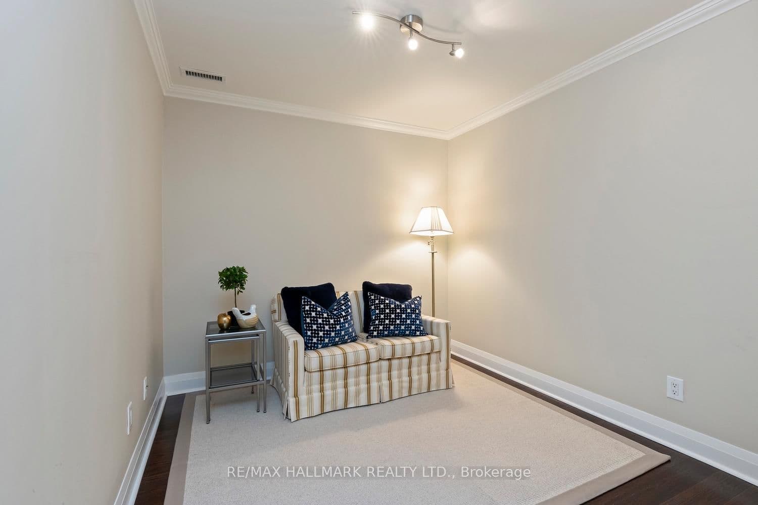 1 Hurontario Street, Unit 601 thumbnail 8