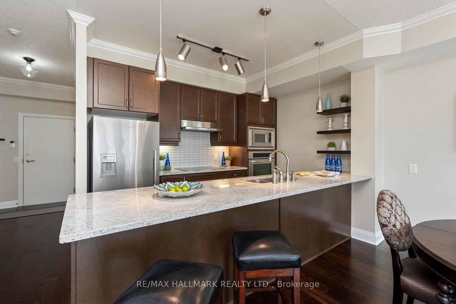 1 Hurontario Street, Unit 601 thumbnail 9