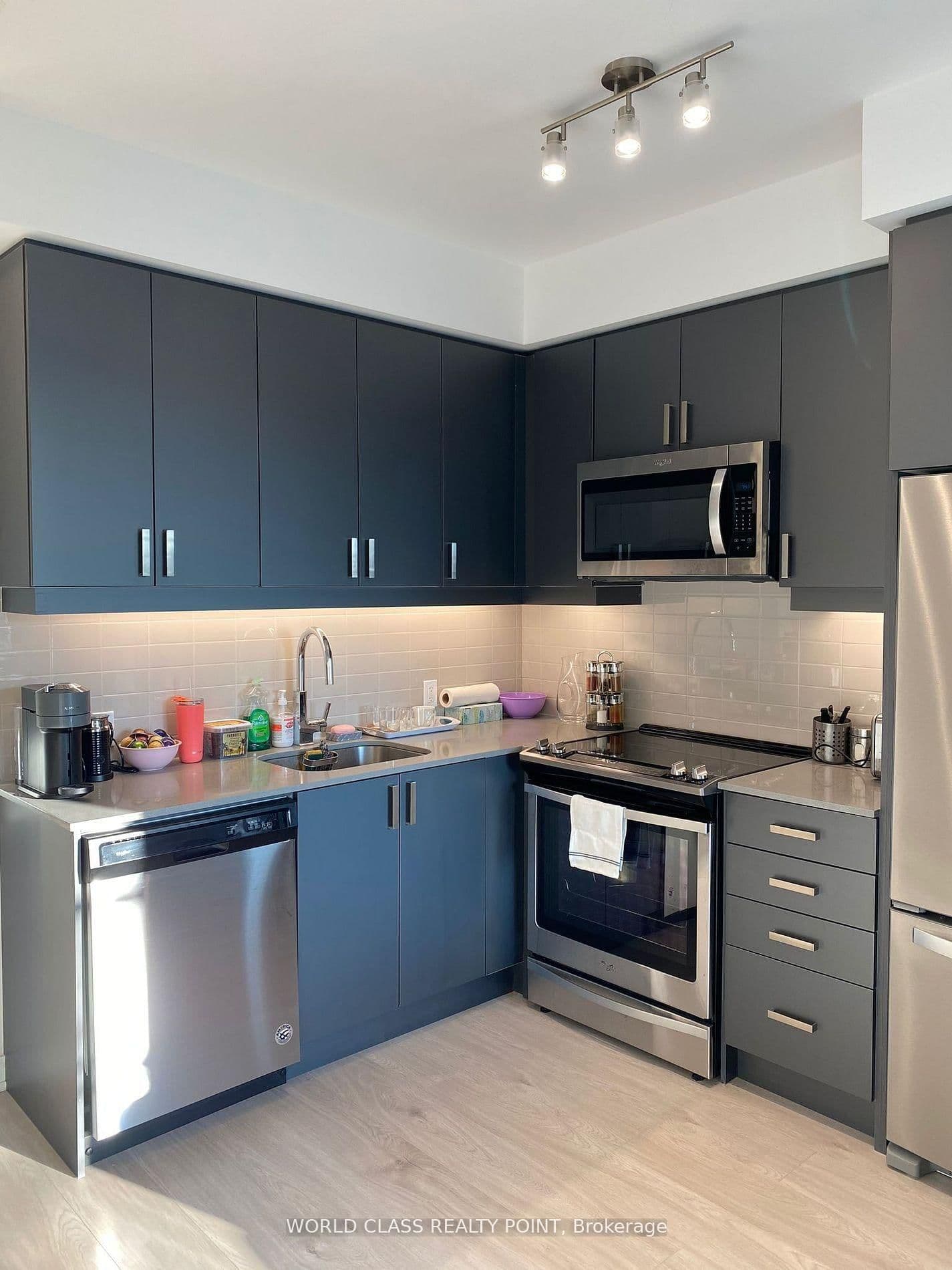 8 Nahani Way, Unit 702 thumbnail 5