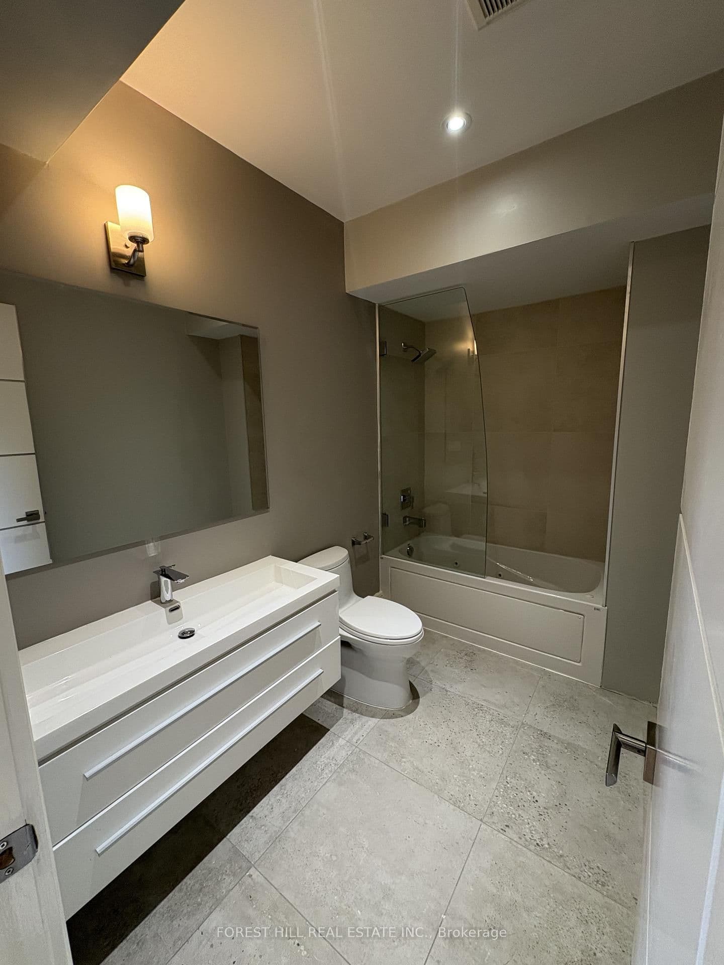 17 Kennedy Park Road thumbnail 15