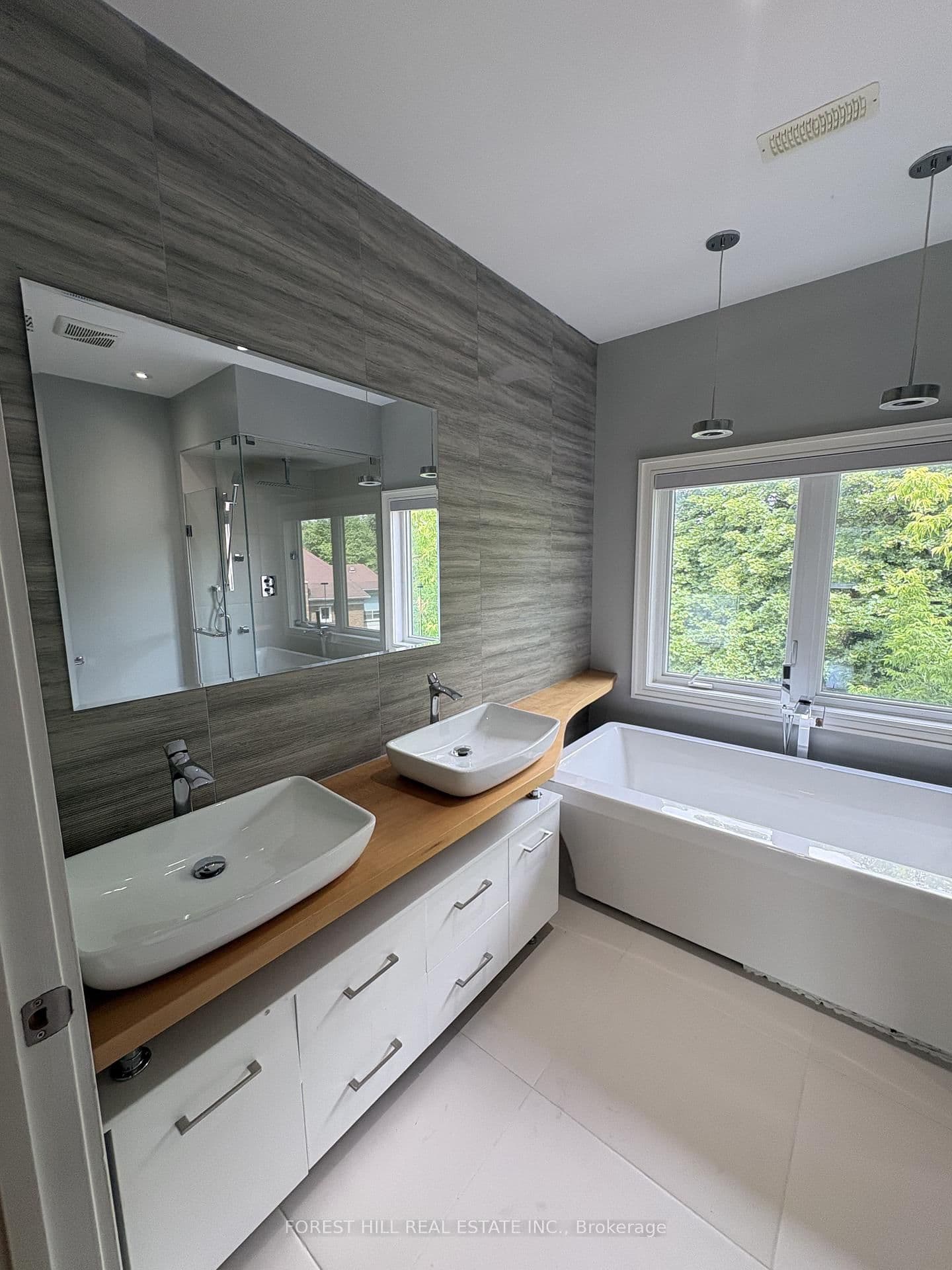 17 Kennedy Park Road thumbnail 16