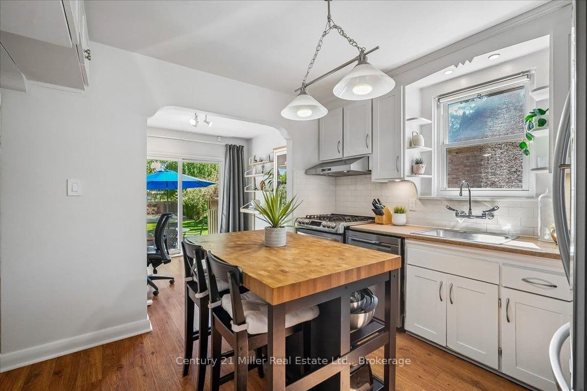 1583 Blanefield Road thumbnail 4