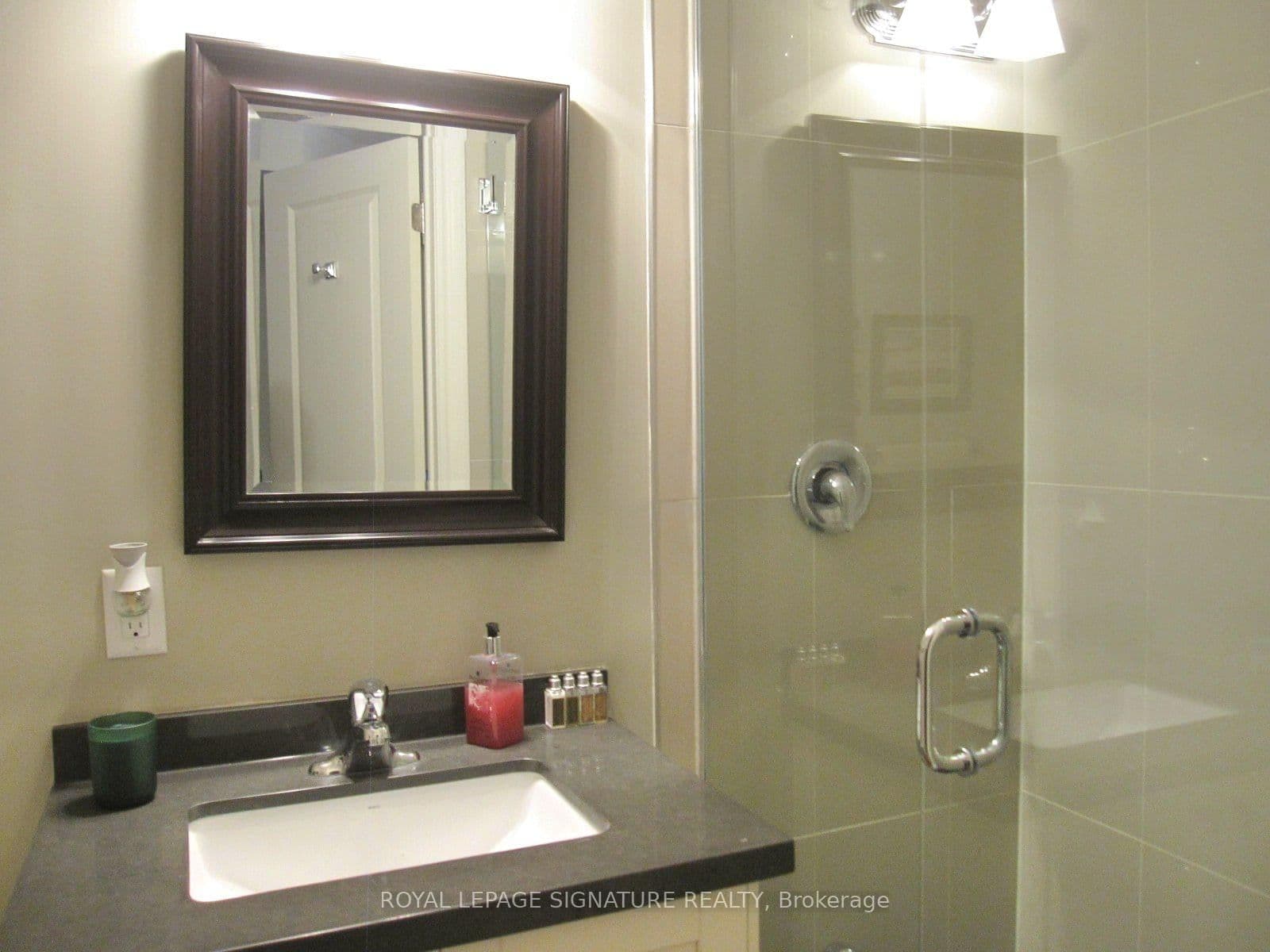 18B Algoma Street thumbnail 10