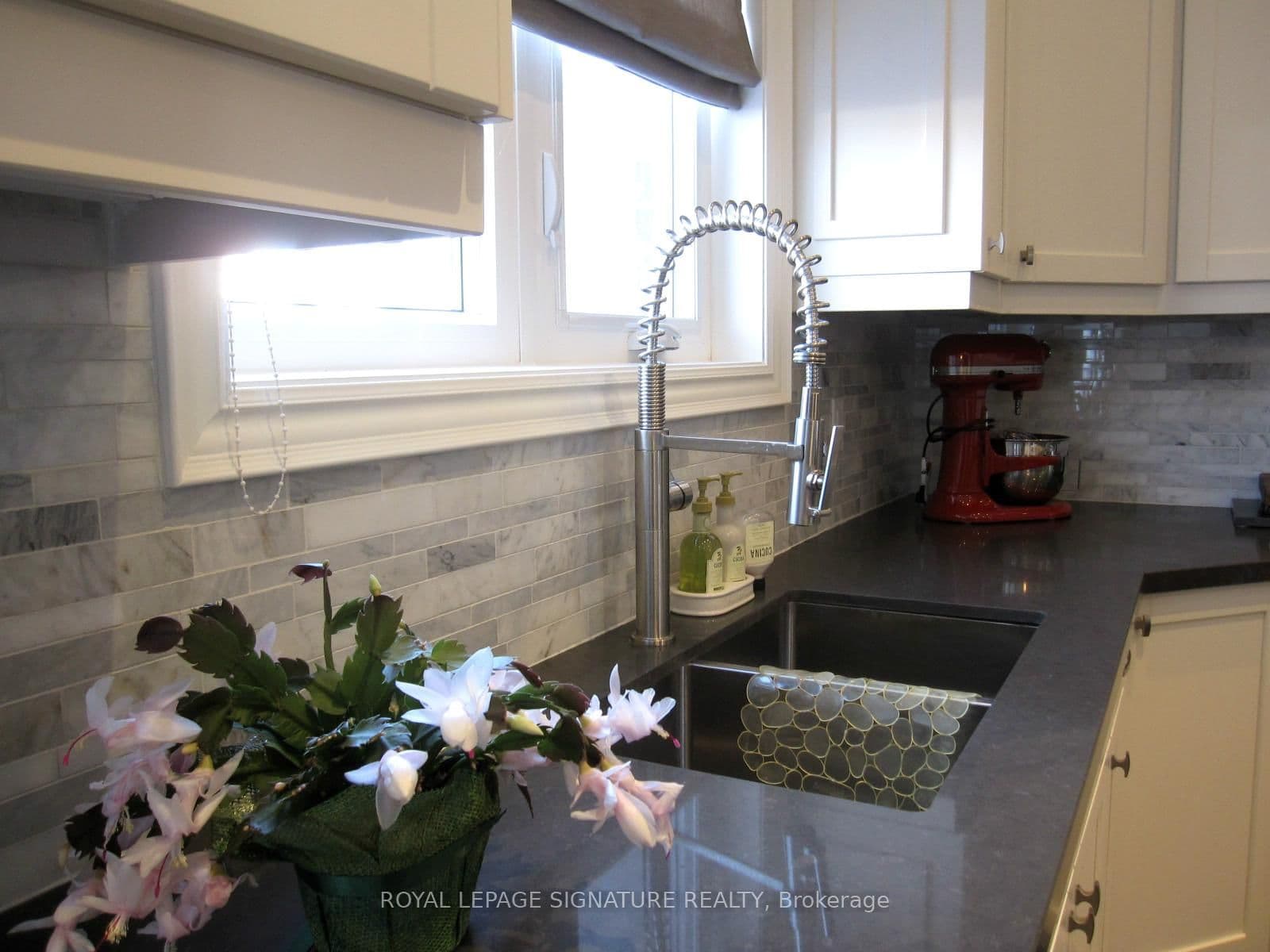 18B Algoma Street thumbnail 13