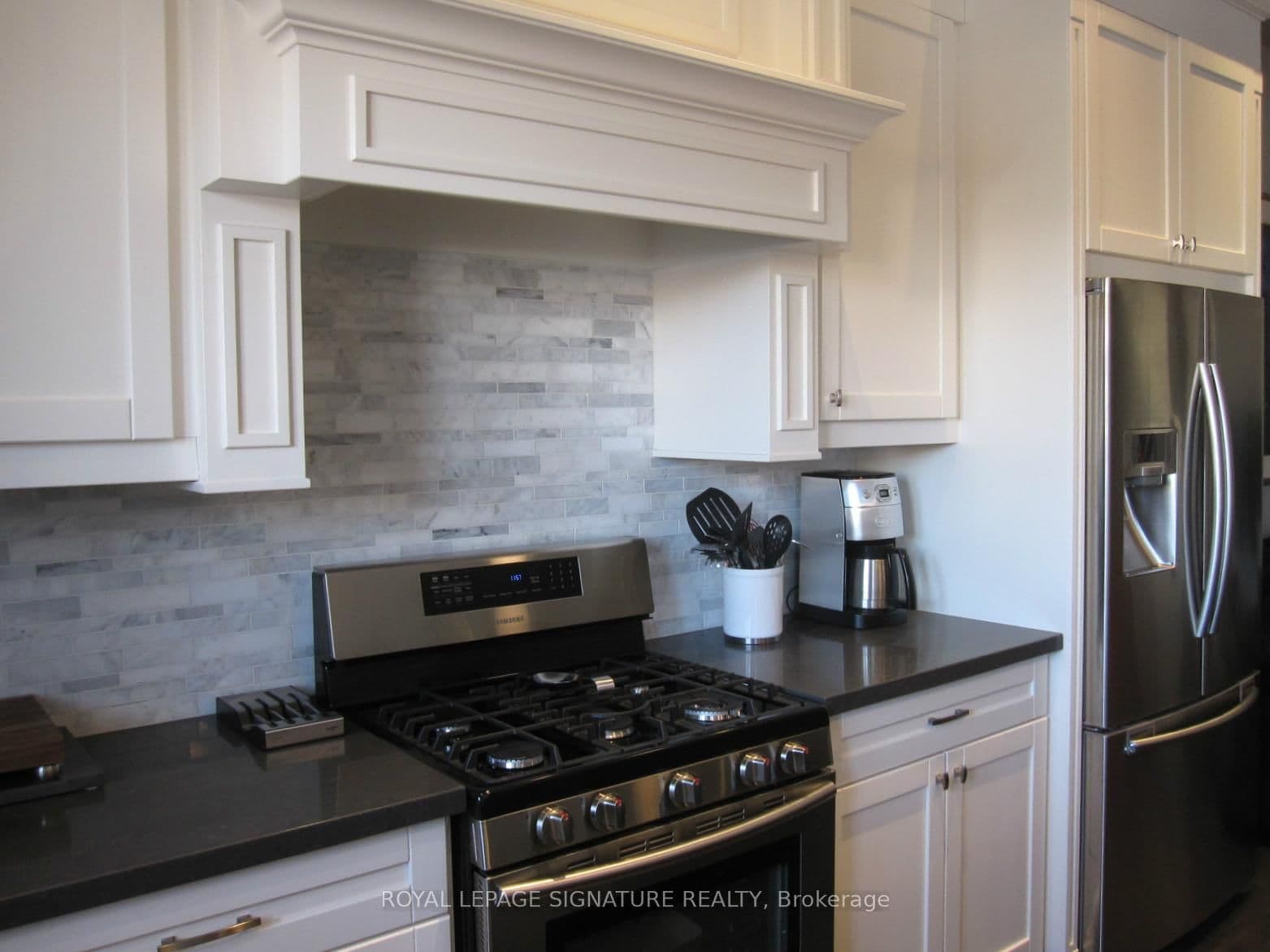 18B Algoma Street thumbnail 14