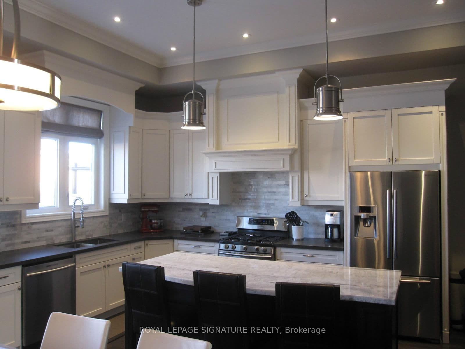 18B Algoma Street thumbnail 16