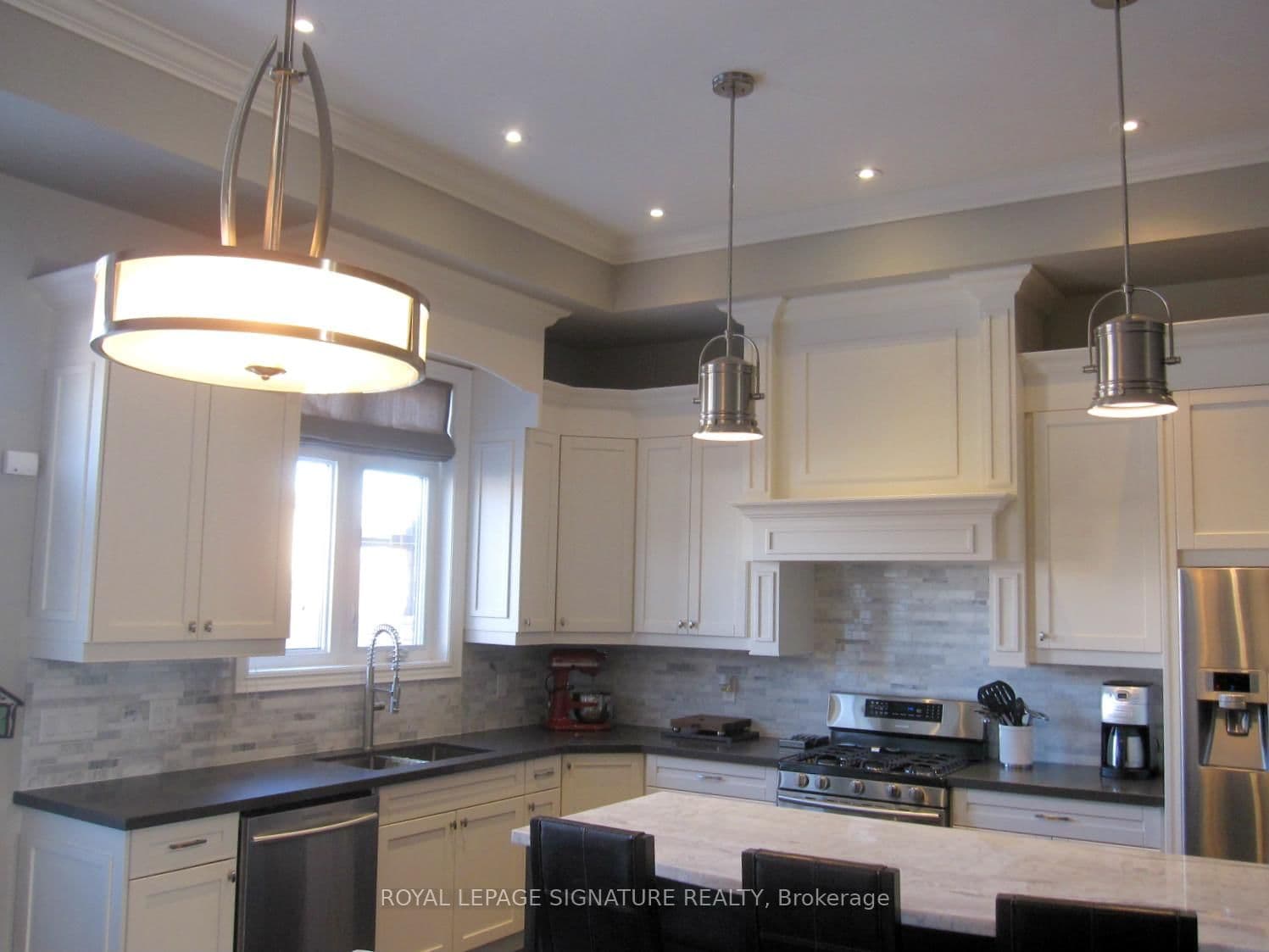 18B Algoma Street thumbnail 17