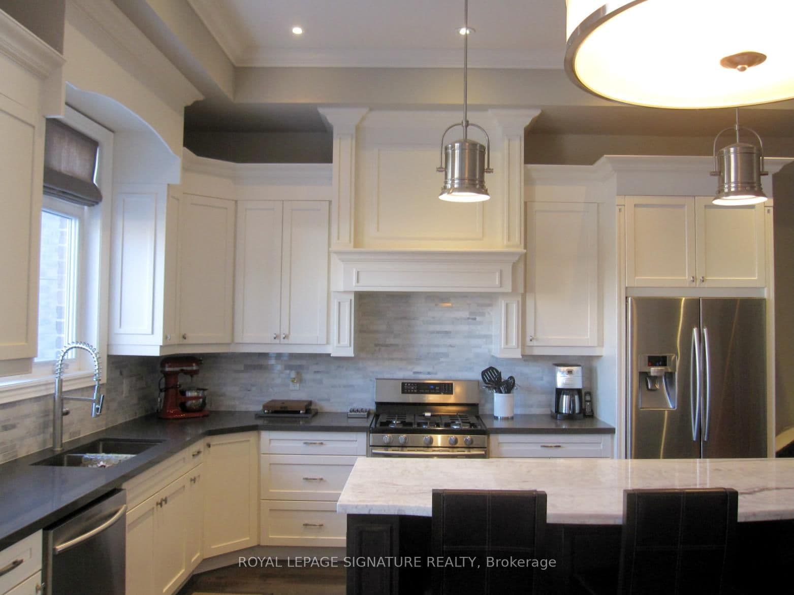 18B Algoma Street thumbnail 18