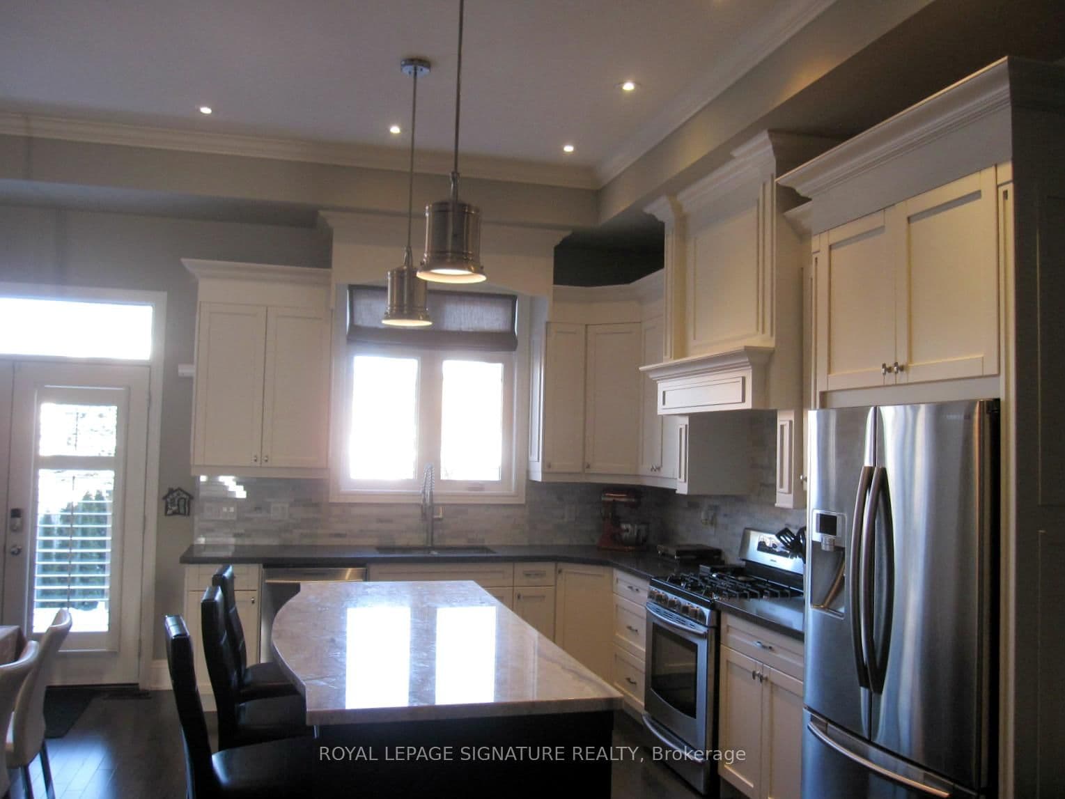 18B Algoma Street thumbnail 19