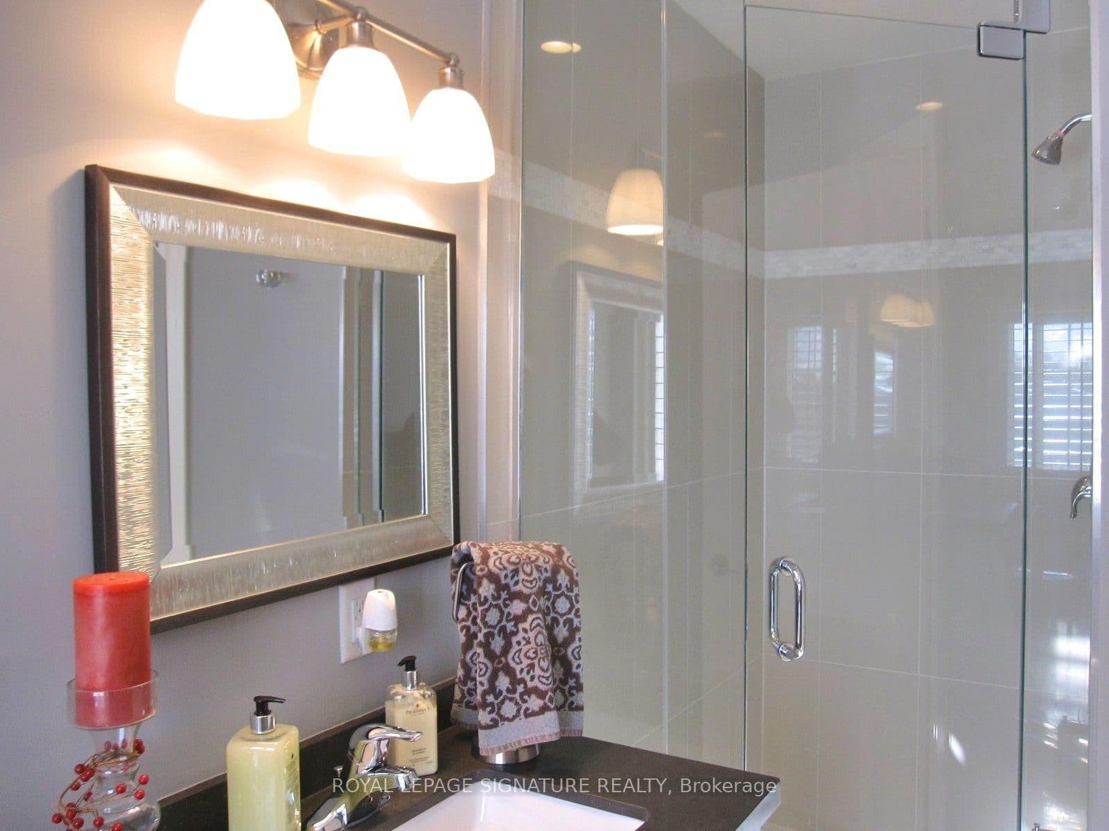 18B Algoma Street thumbnail 23