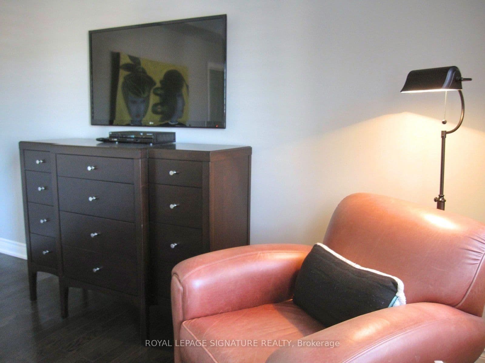 18B Algoma Street thumbnail 25