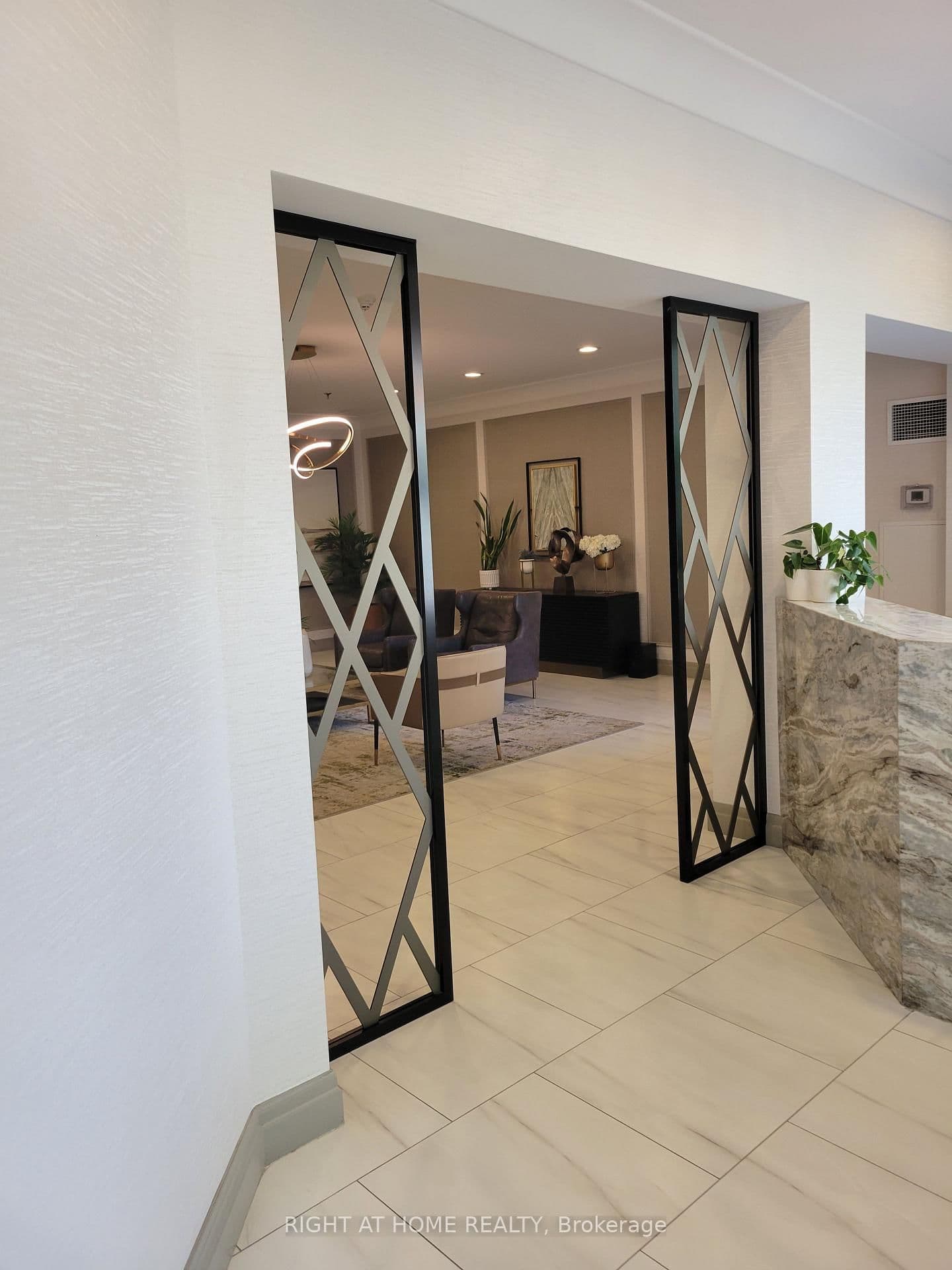 75 King Street E, Unit PH2 thumbnail 8