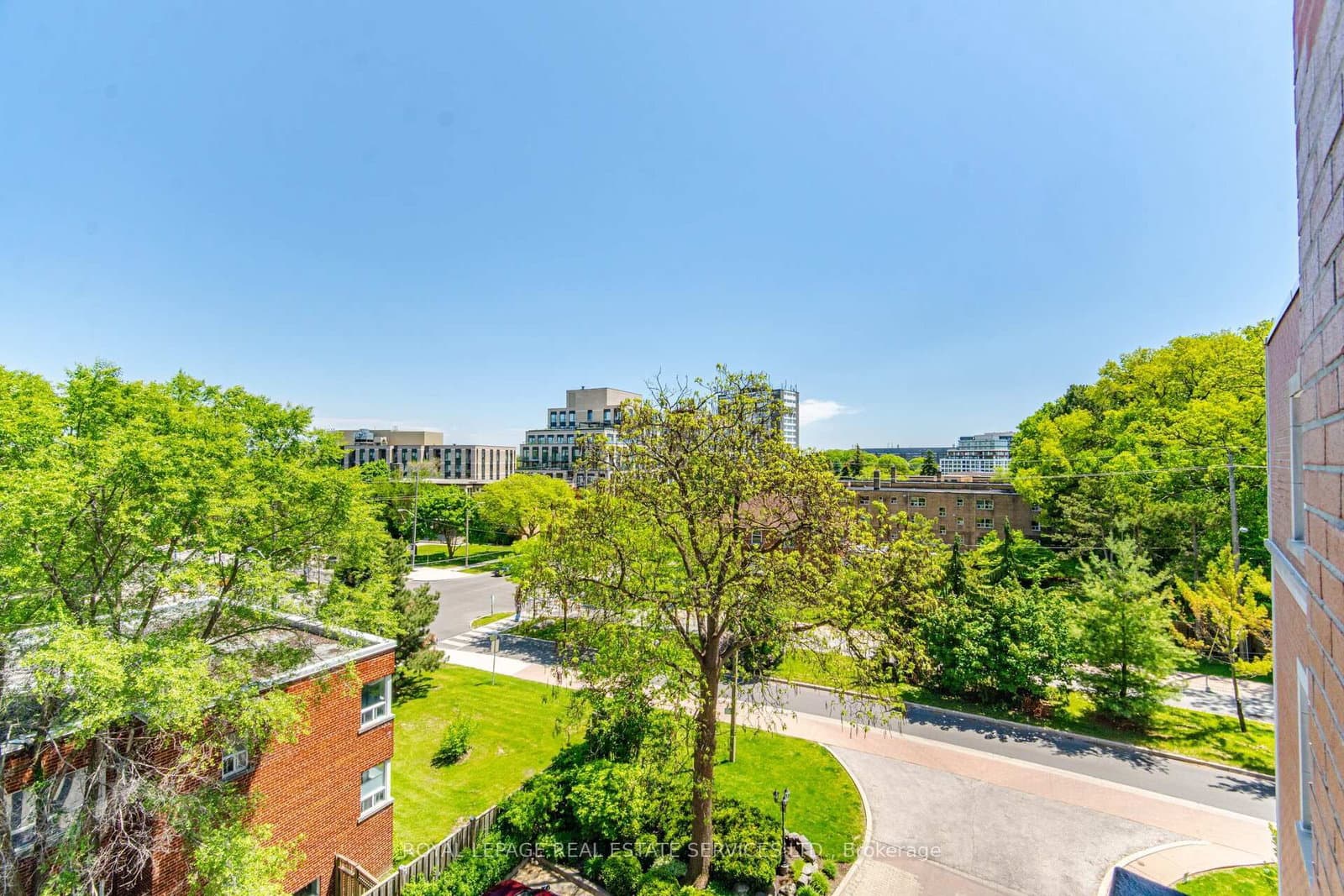 30 Anglesey Boulevard, Unit PH403 thumbnail 10