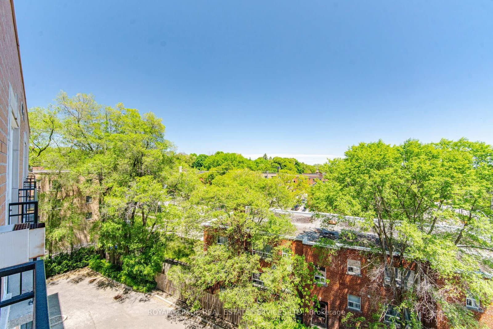 30 Anglesey Boulevard, Unit PH403 thumbnail 11