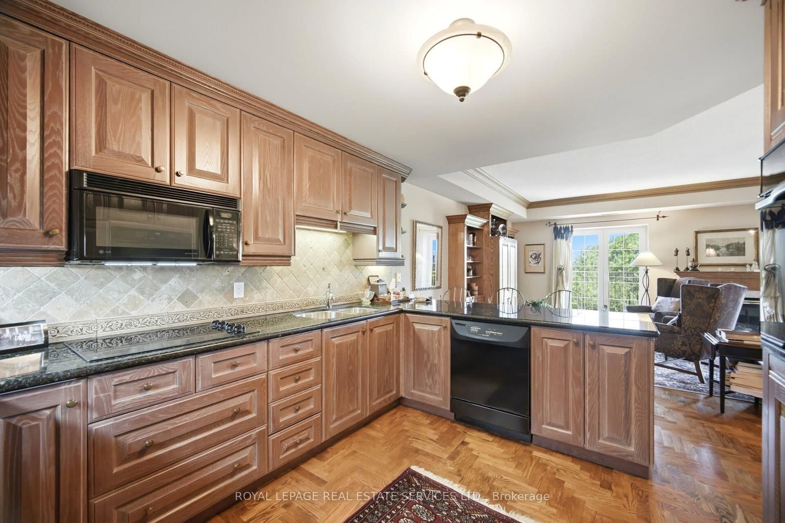 30 Anglesey Boulevard, Unit PH403 thumbnail 19