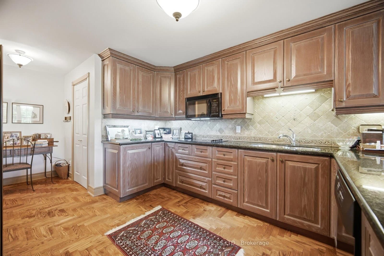 30 Anglesey Boulevard, Unit PH403 thumbnail 22