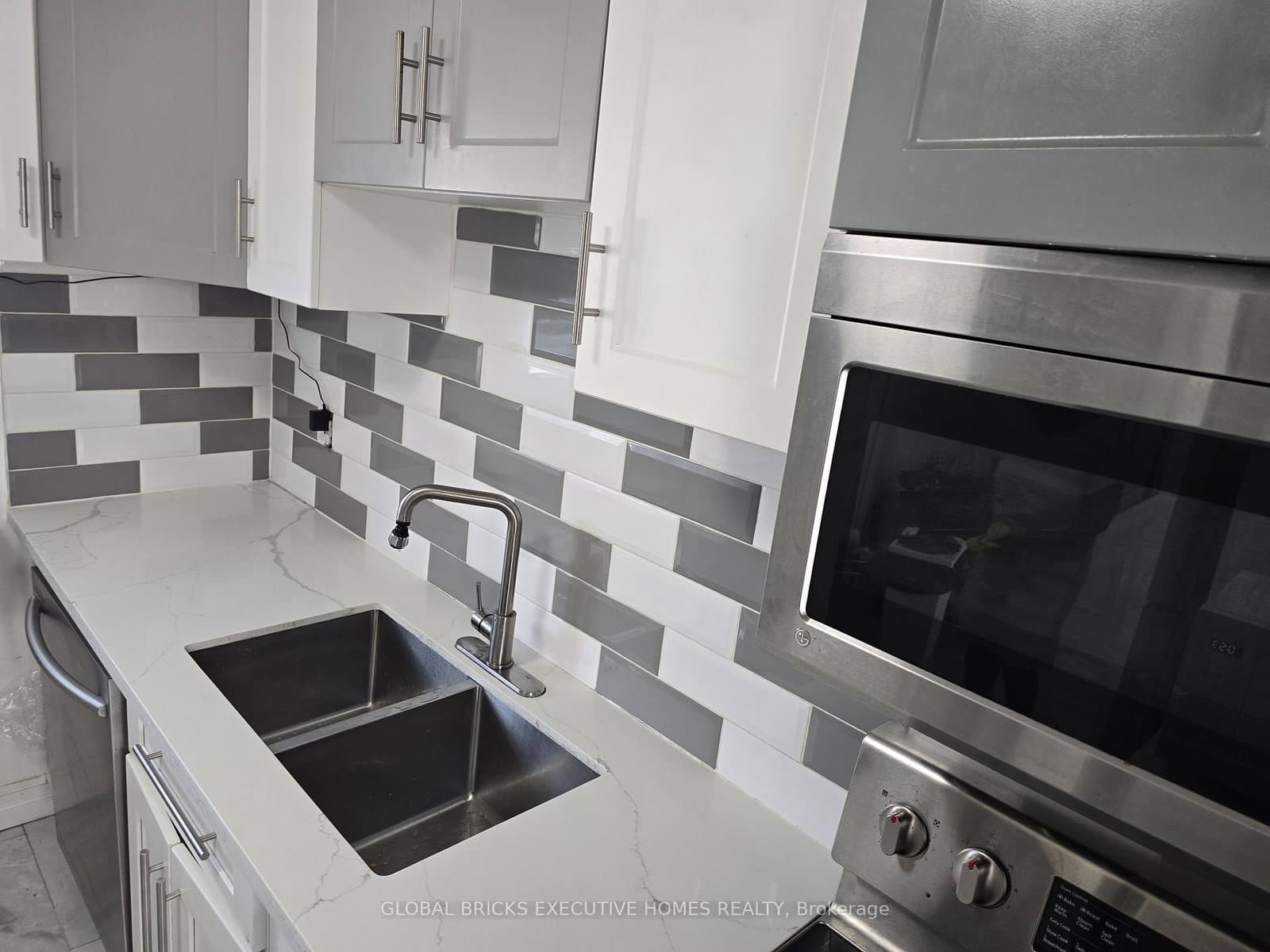 57 Hansen Road N, Unit 34 thumbnail 14