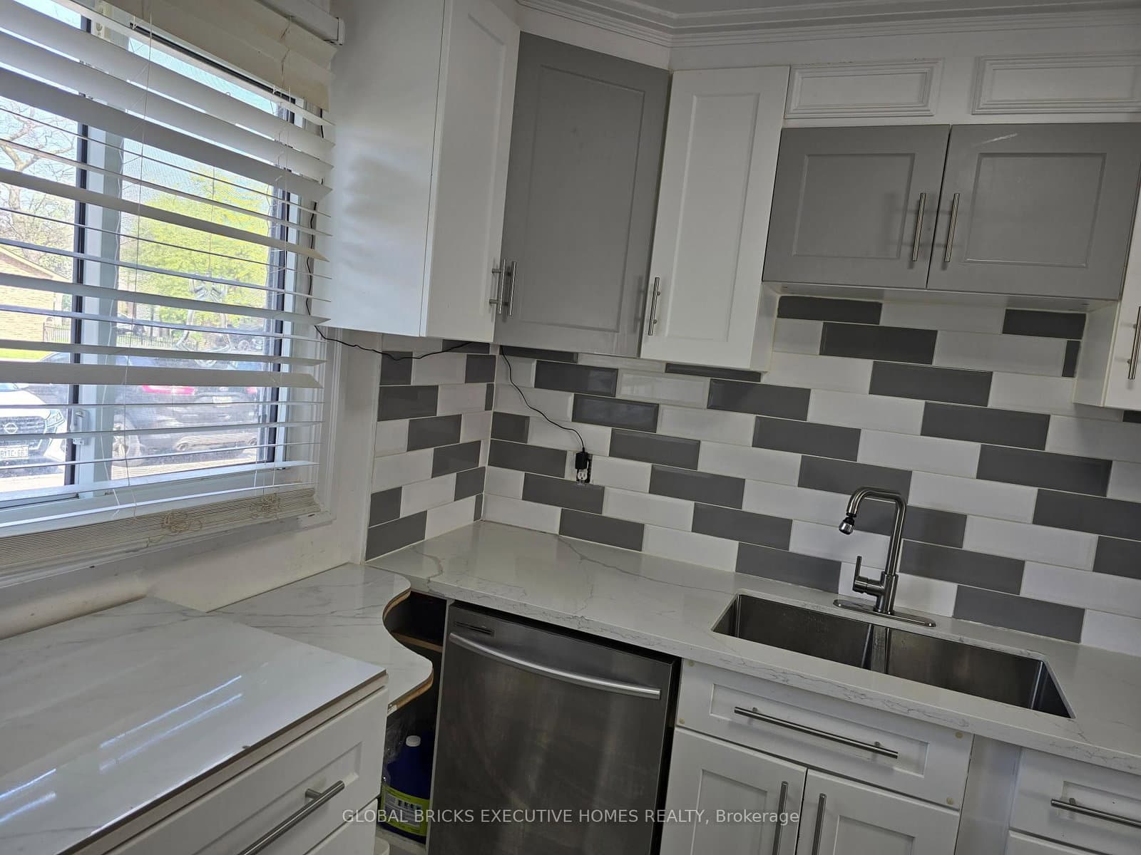 57 Hansen Road N, Unit 34 thumbnail 20