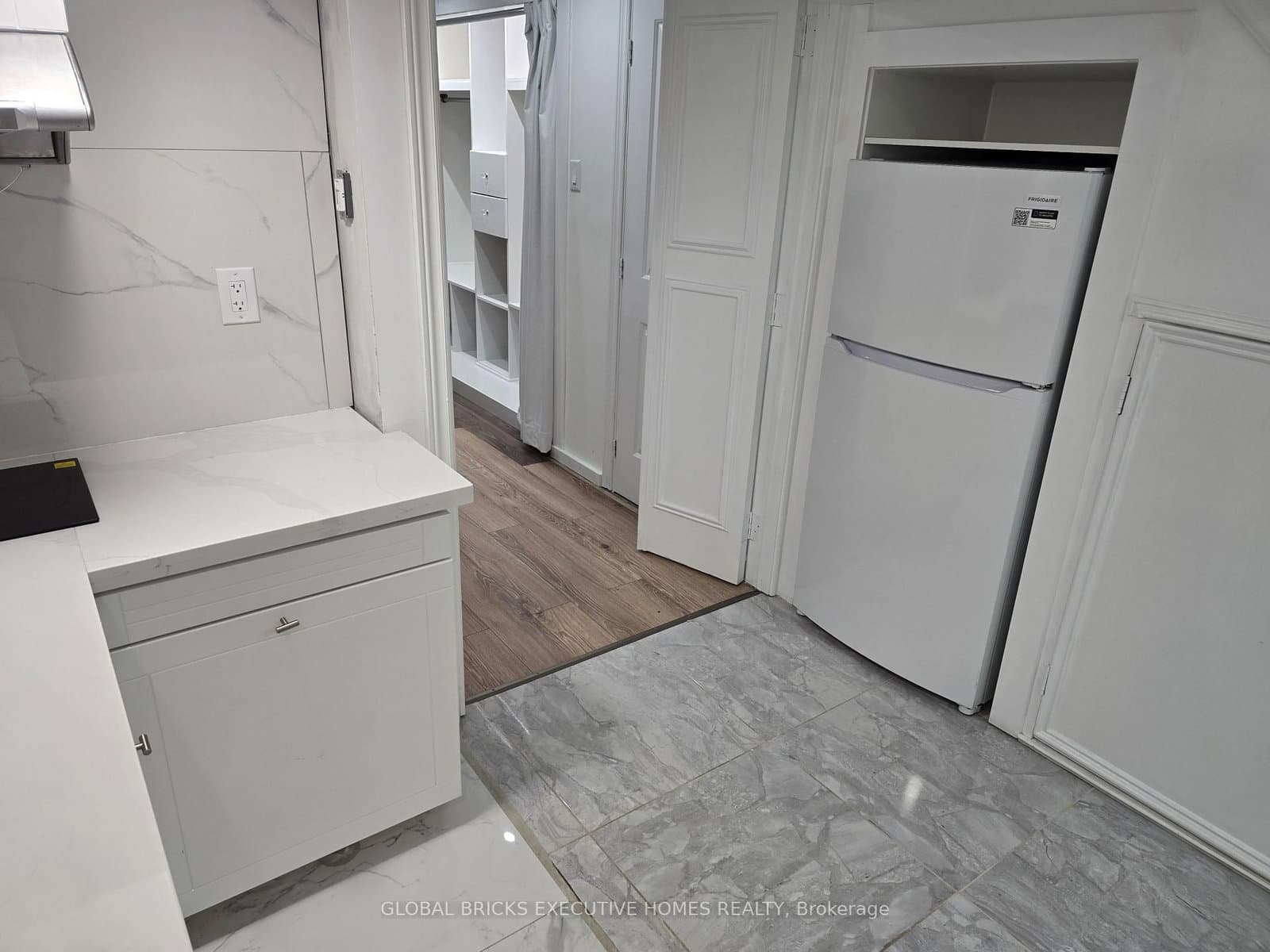 57 Hansen Road N, Unit 34 thumbnail 50