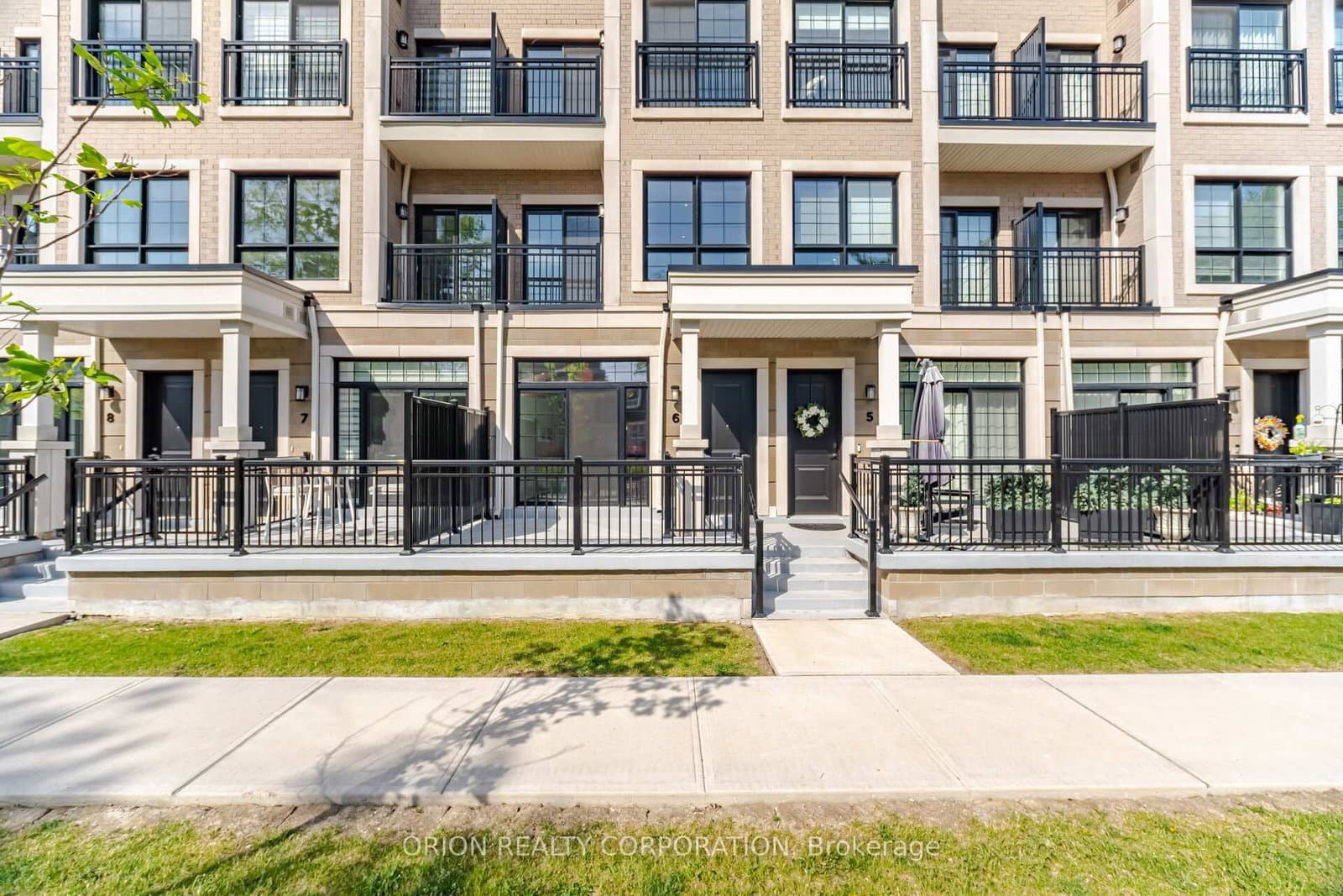 95 Brookfield Road, Unit 6 thumbnail 2