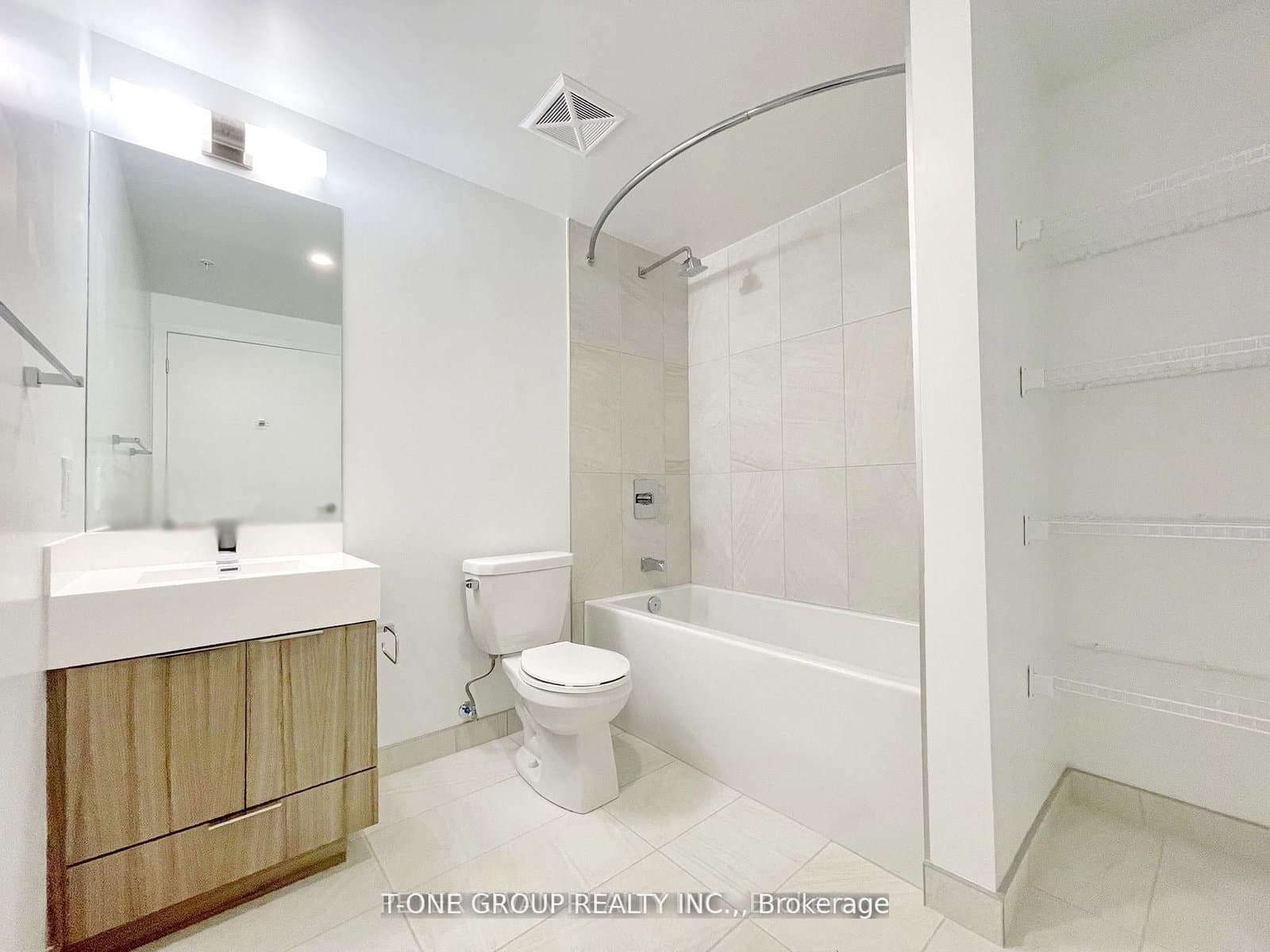 30 Samuel Wood Way, Unit 1504 thumbnail 10
