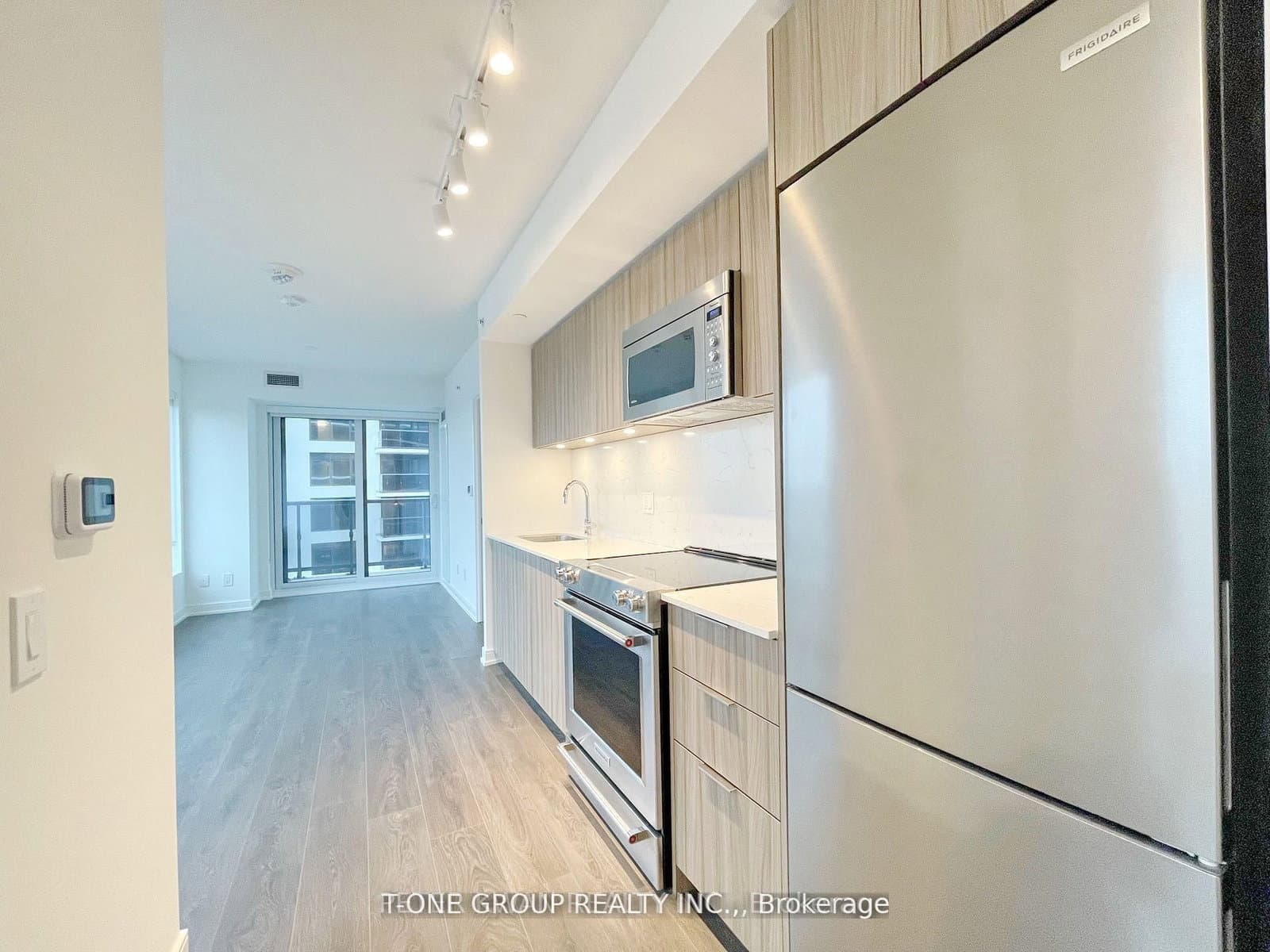 30 Samuel Wood Way, Unit 1504 thumbnail 4