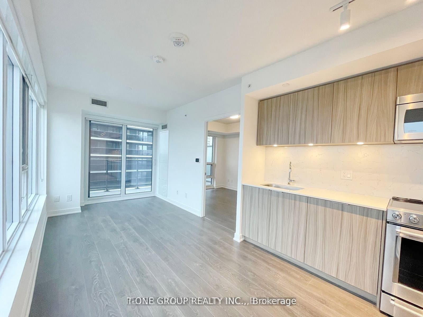 30 Samuel Wood Way, Unit 1504 thumbnail 5