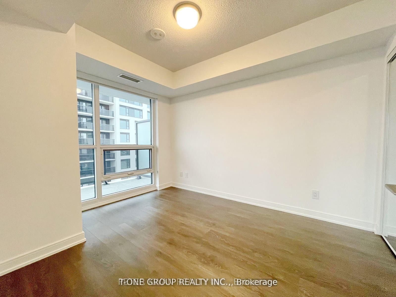 30 Samuel Wood Way, Unit 1504 thumbnail 8