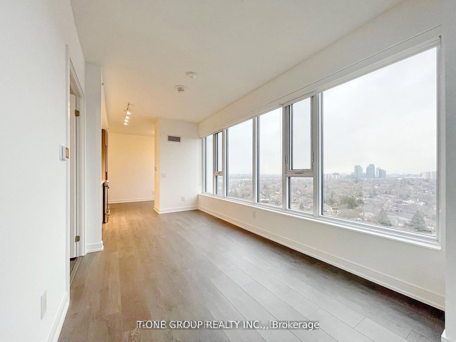 30 Samuel Wood Way, Unit 1504 thumbnail 9