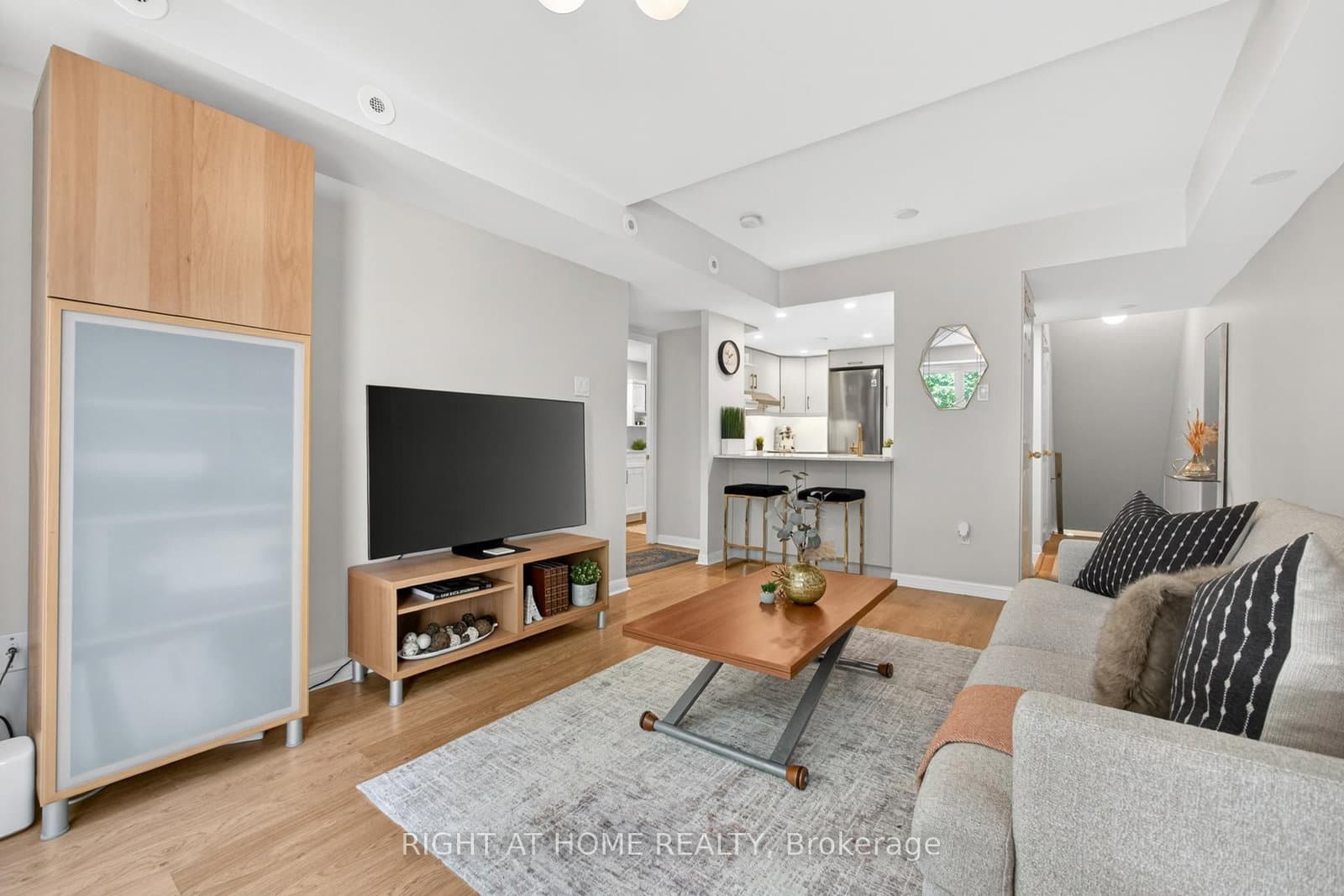 105 George Appleton Way, Unit 2151 thumbnail 10