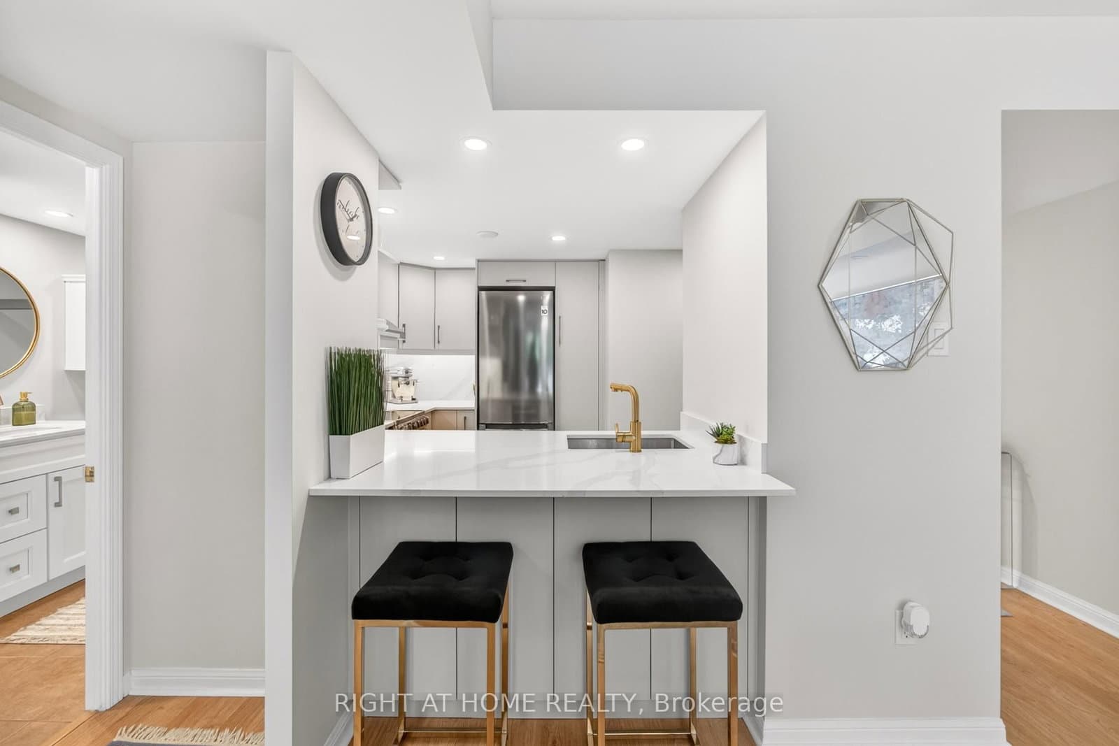 105 George Appleton Way, Unit 2151 thumbnail 16