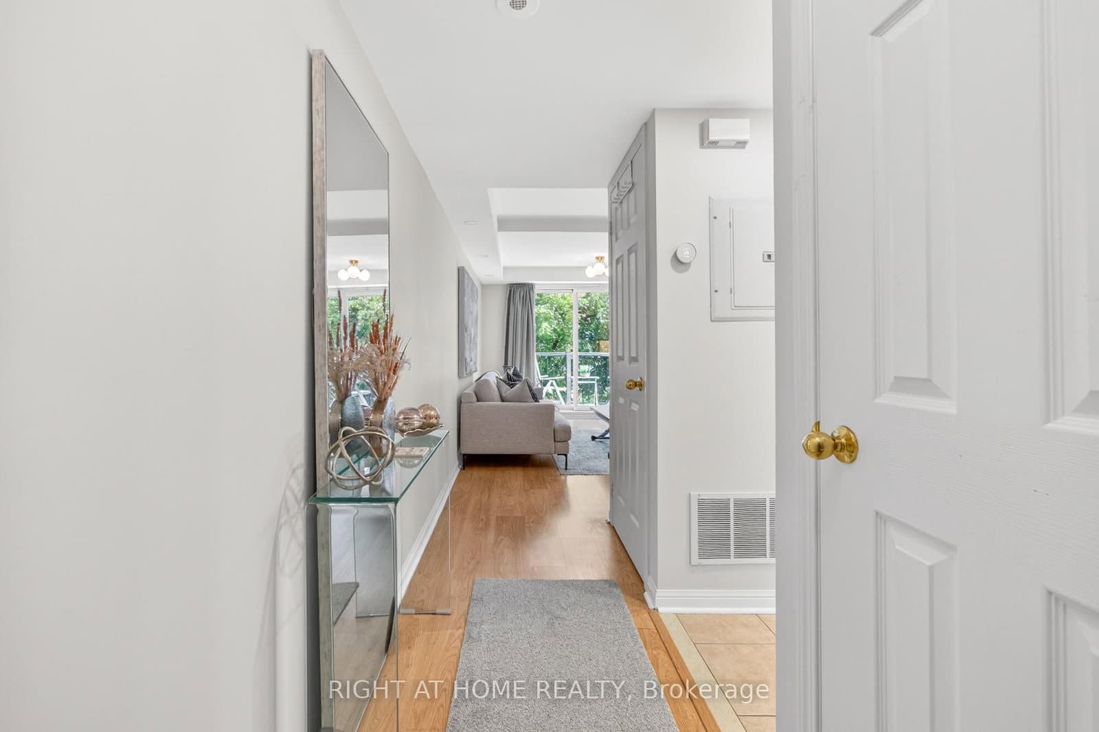 105 George Appleton Way, Unit 2151 thumbnail 6