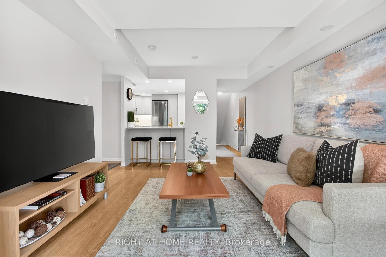 105 George Appleton Way, Unit 2151 thumbnail 8