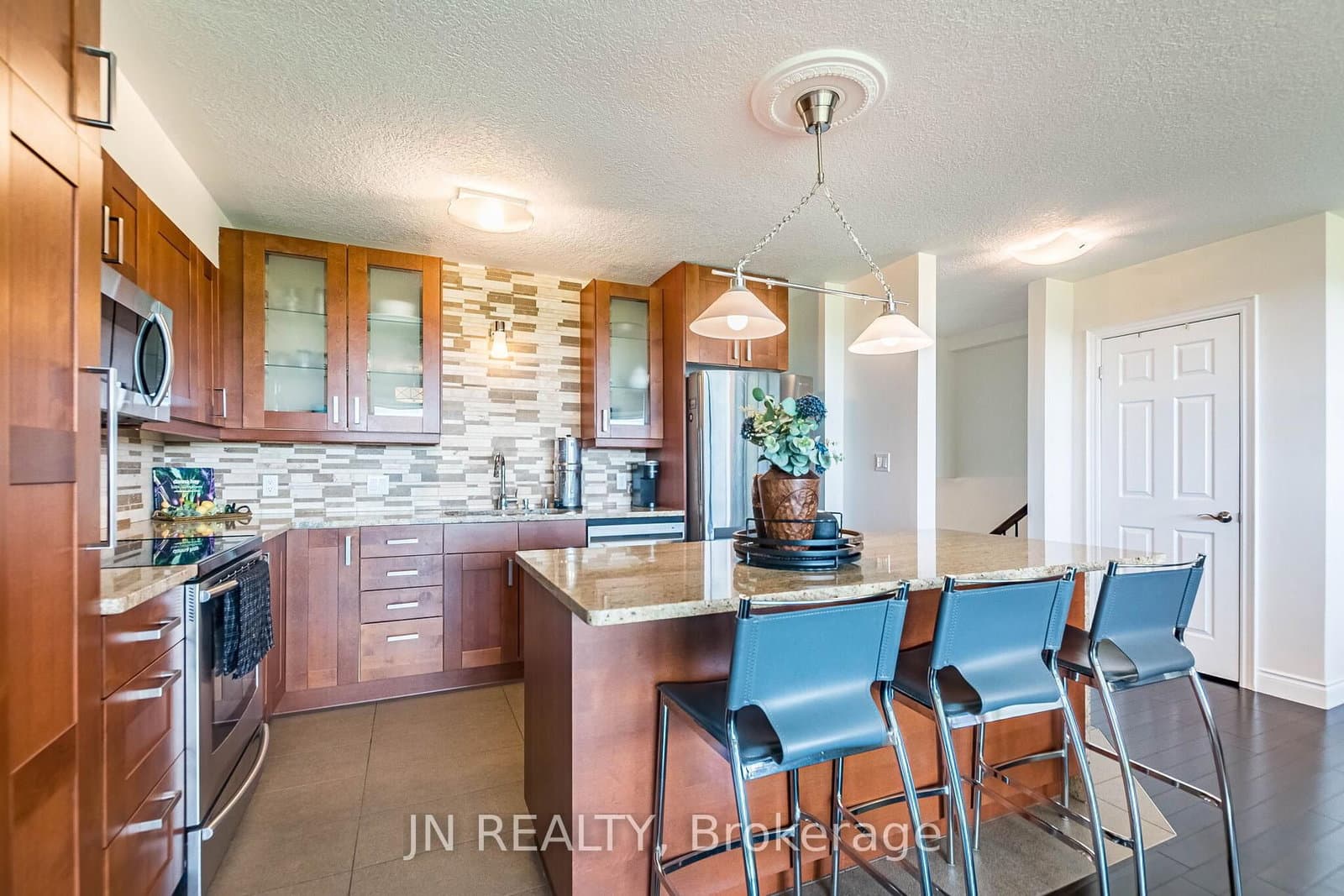 188 Mill Street S, Unit 409 thumbnail 16