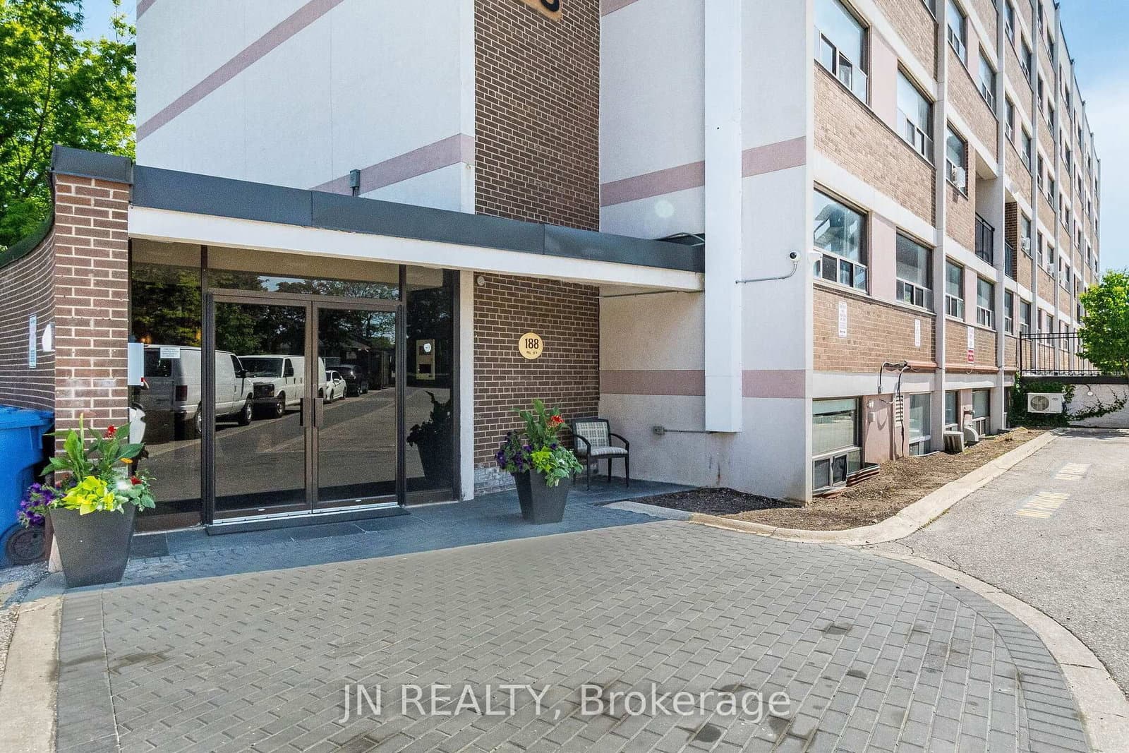 188 Mill Street S, Unit 409 thumbnail 38